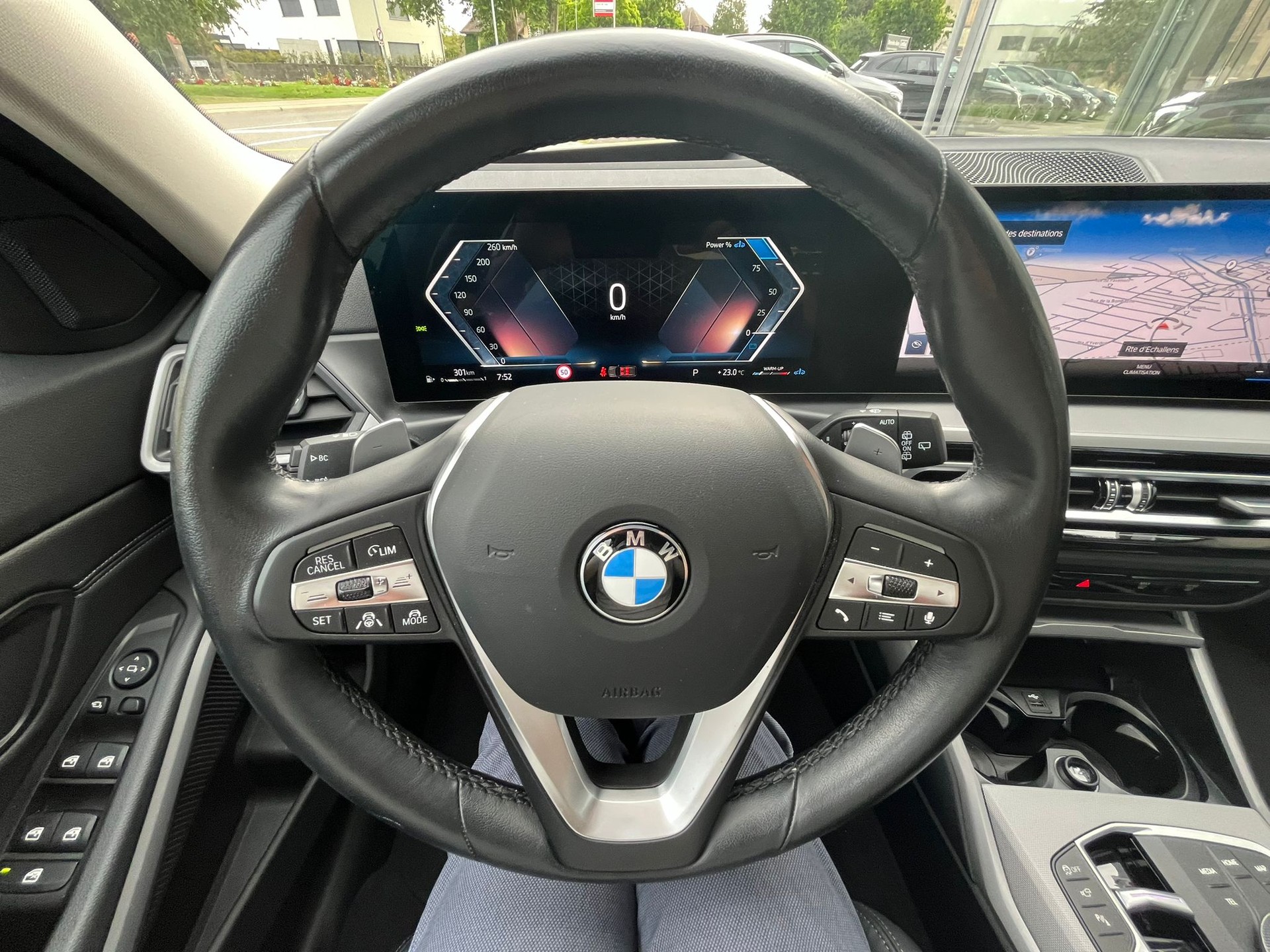 BMW 320d xDrive 48V Touring Steptronic-image-13
