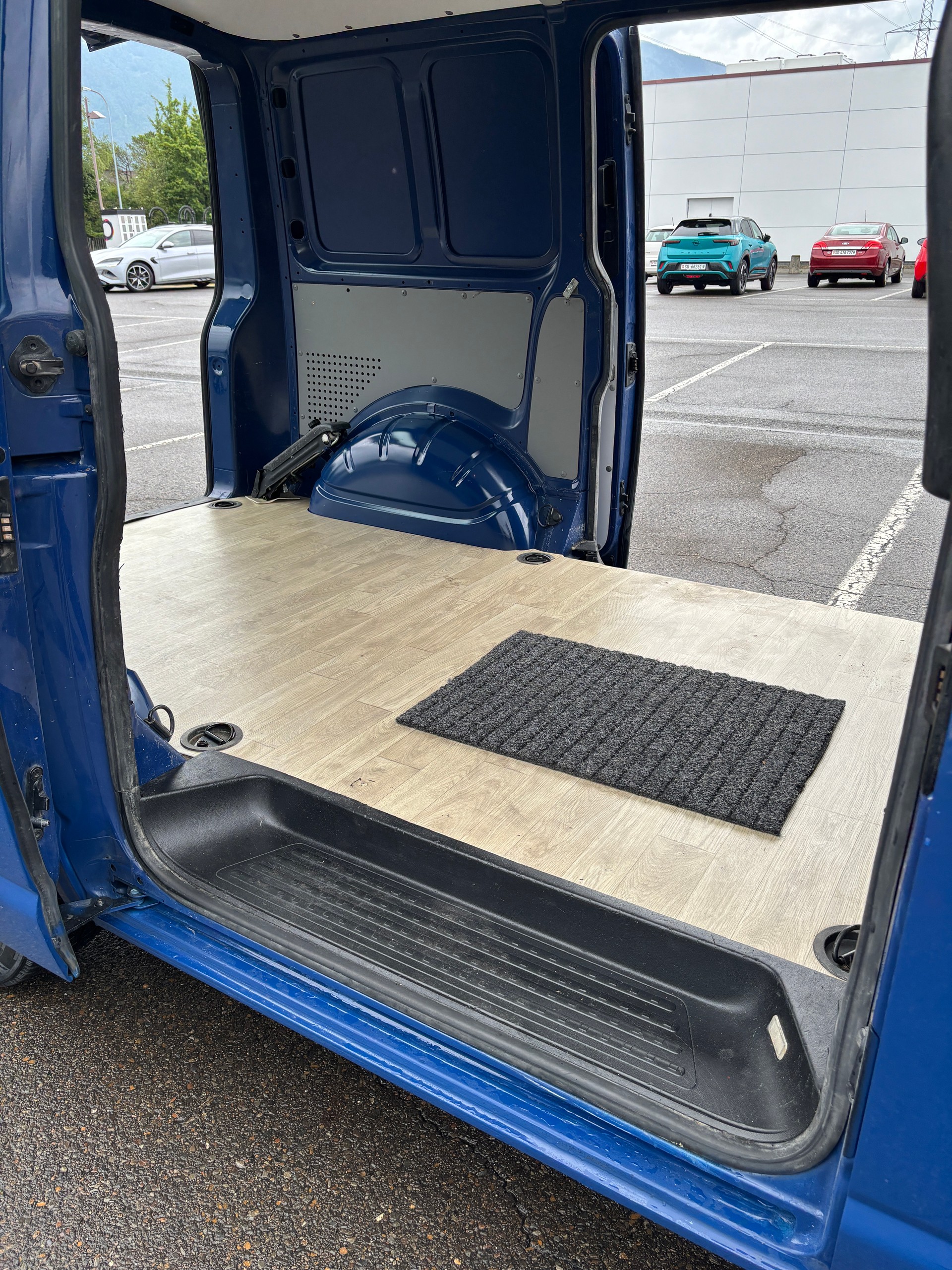 VW T5 2.0 TDI 140 4m-image-3