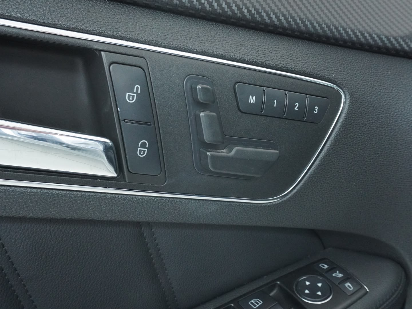 MERCEDES-BENZ E 350 Elégance 4Matic 7G-Tronic-image-5