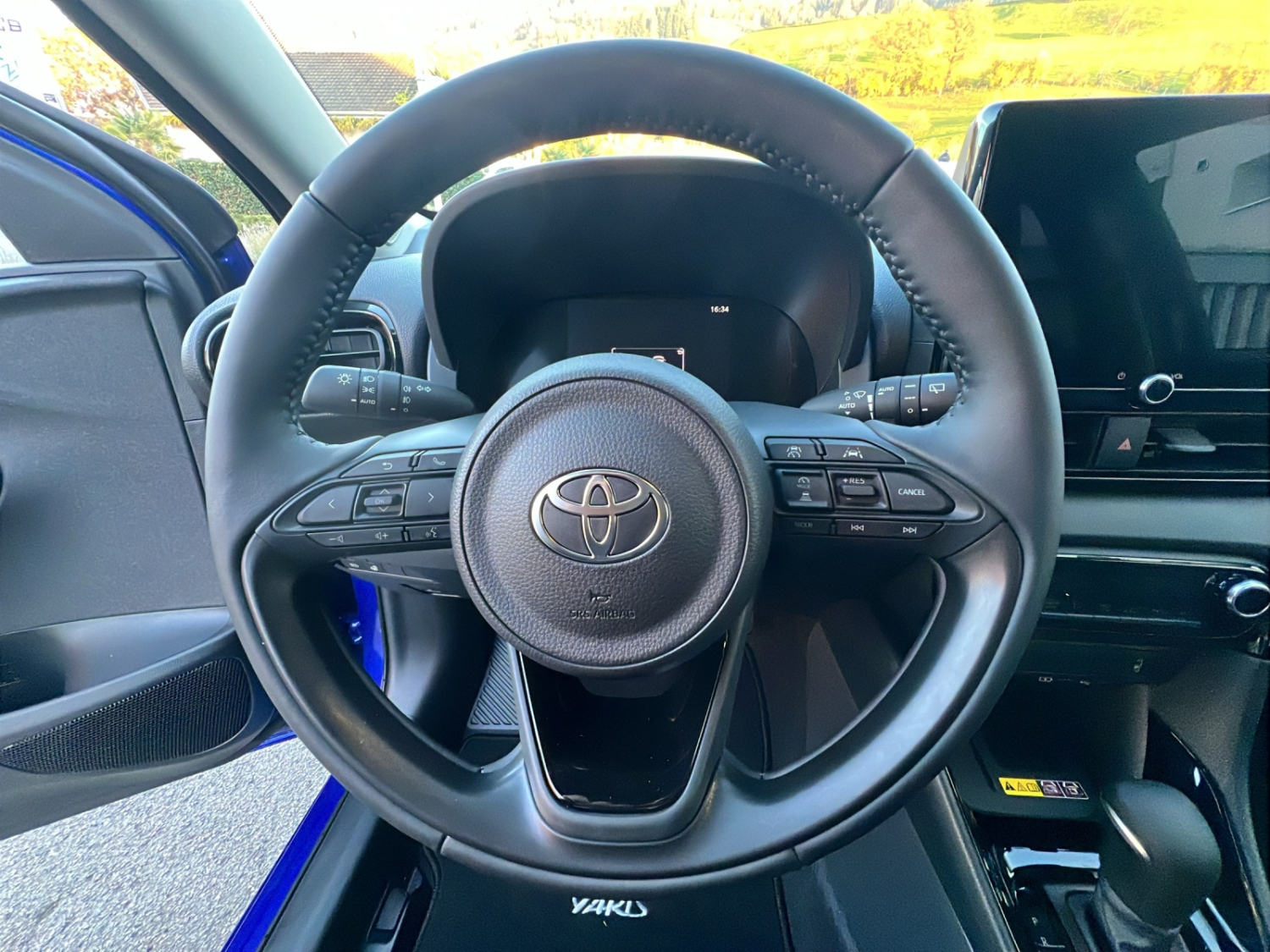 TOYOTA Yaris 1.5 VVT-i HSD Trend-image-10
