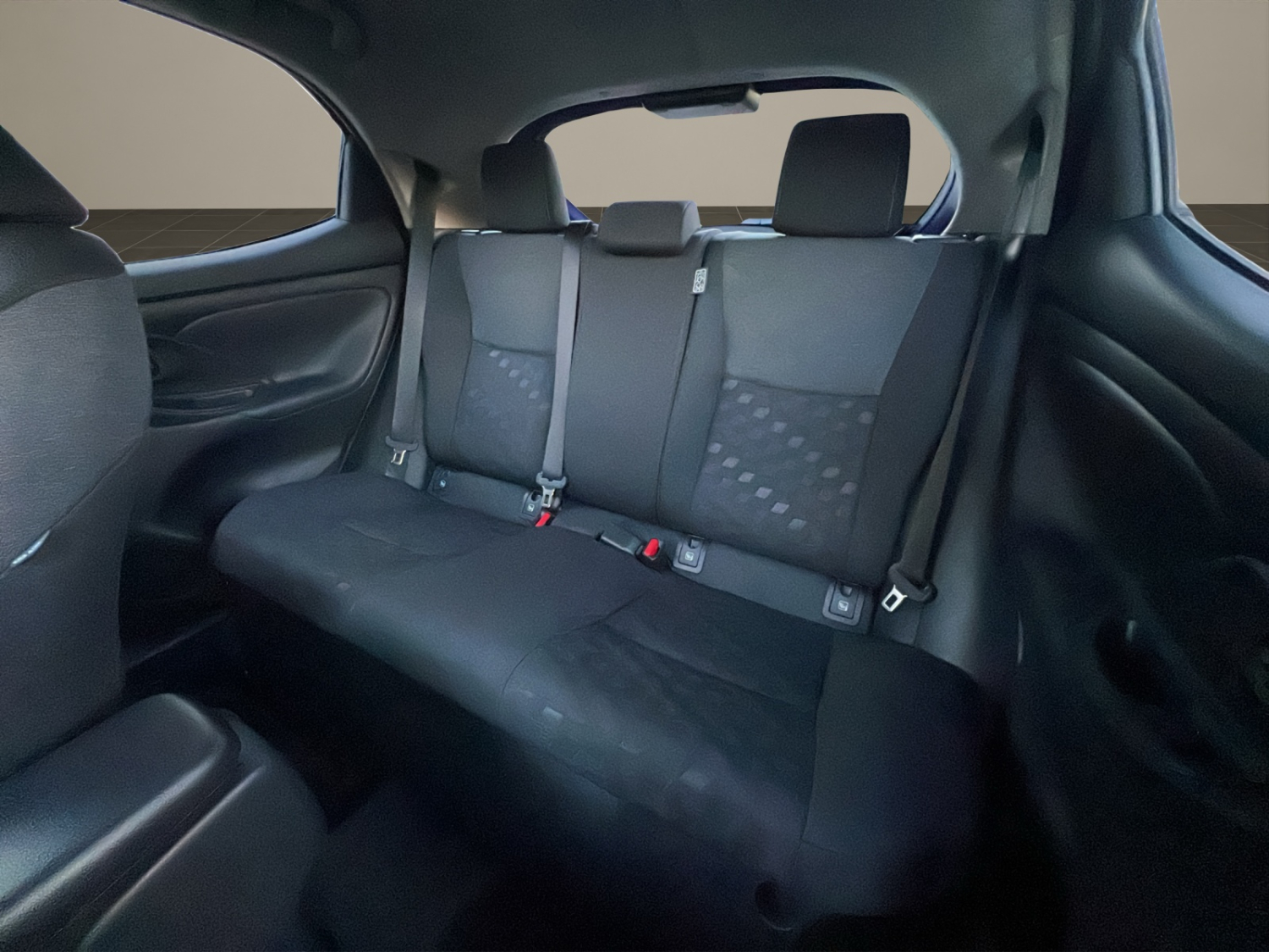 TOYOTA Yaris 1.5 VVT-i HSD Trend-image-16