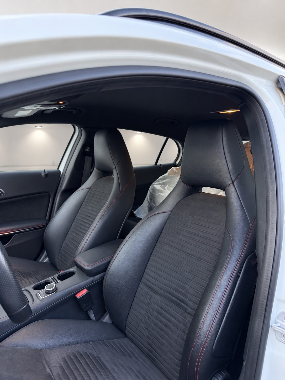 MERCEDES-BENZ GLA 200 CDI Swiss Star Edition AMG Line 4Matic 7G-DCT-image-13