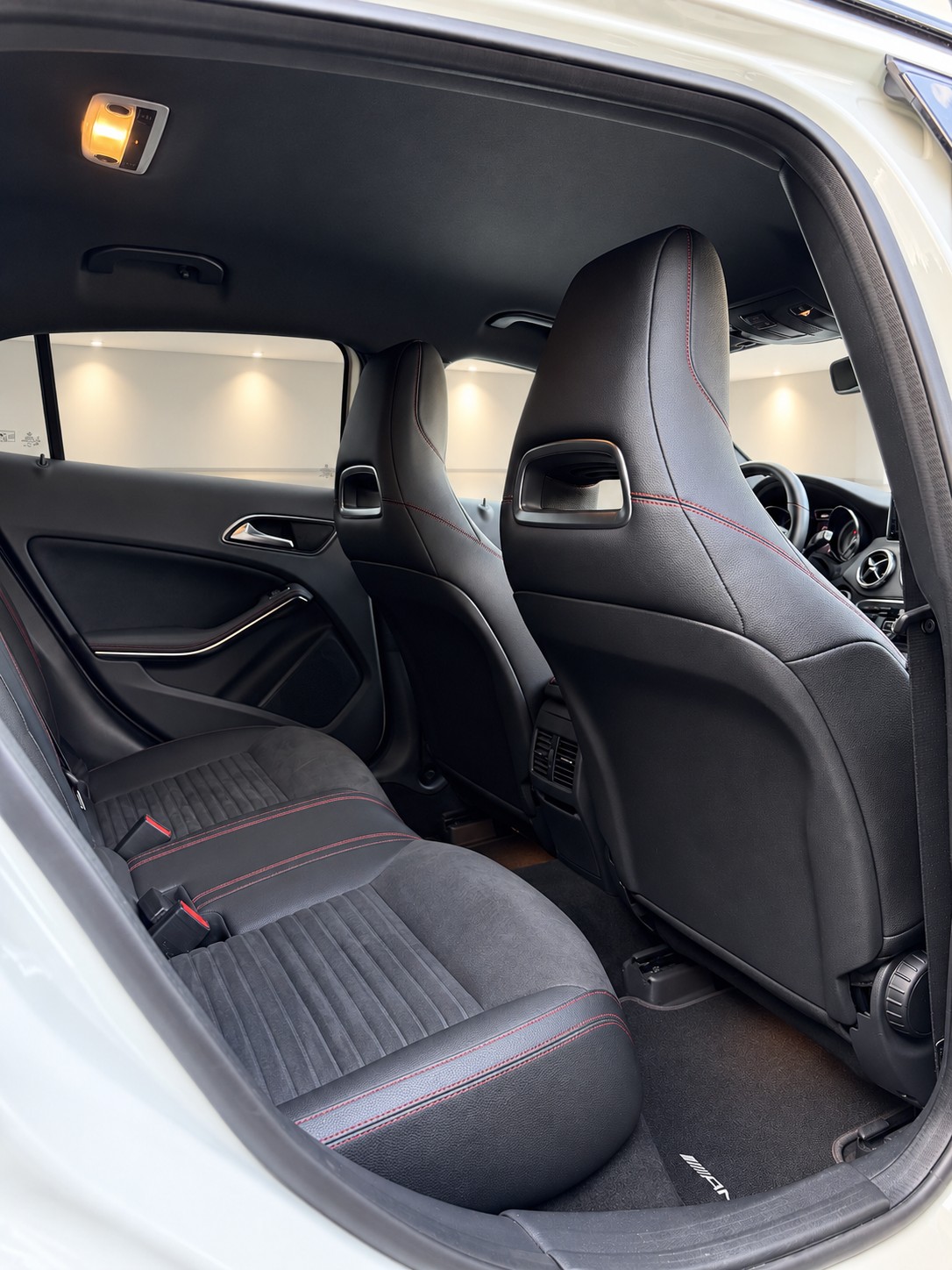 MERCEDES-BENZ GLA 200 CDI Swiss Star Edition AMG Line 4Matic 7G-DCT-image-14