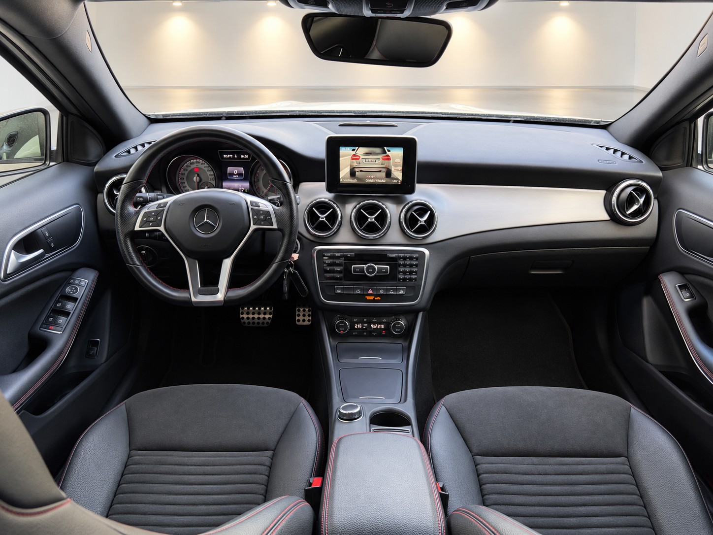 MERCEDES-BENZ GLA 200 CDI Swiss Star Edition AMG Line 4Matic 7G-DCT-image-8