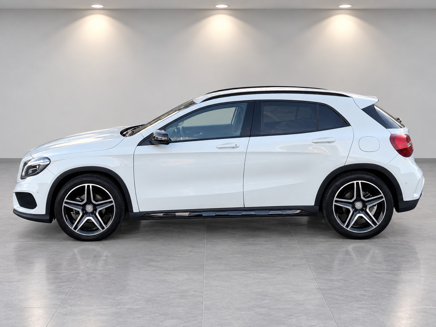 MERCEDES-BENZ GLA 200 CDI Swiss Star Edition AMG Line 4Matic 7G-DCT-image-3