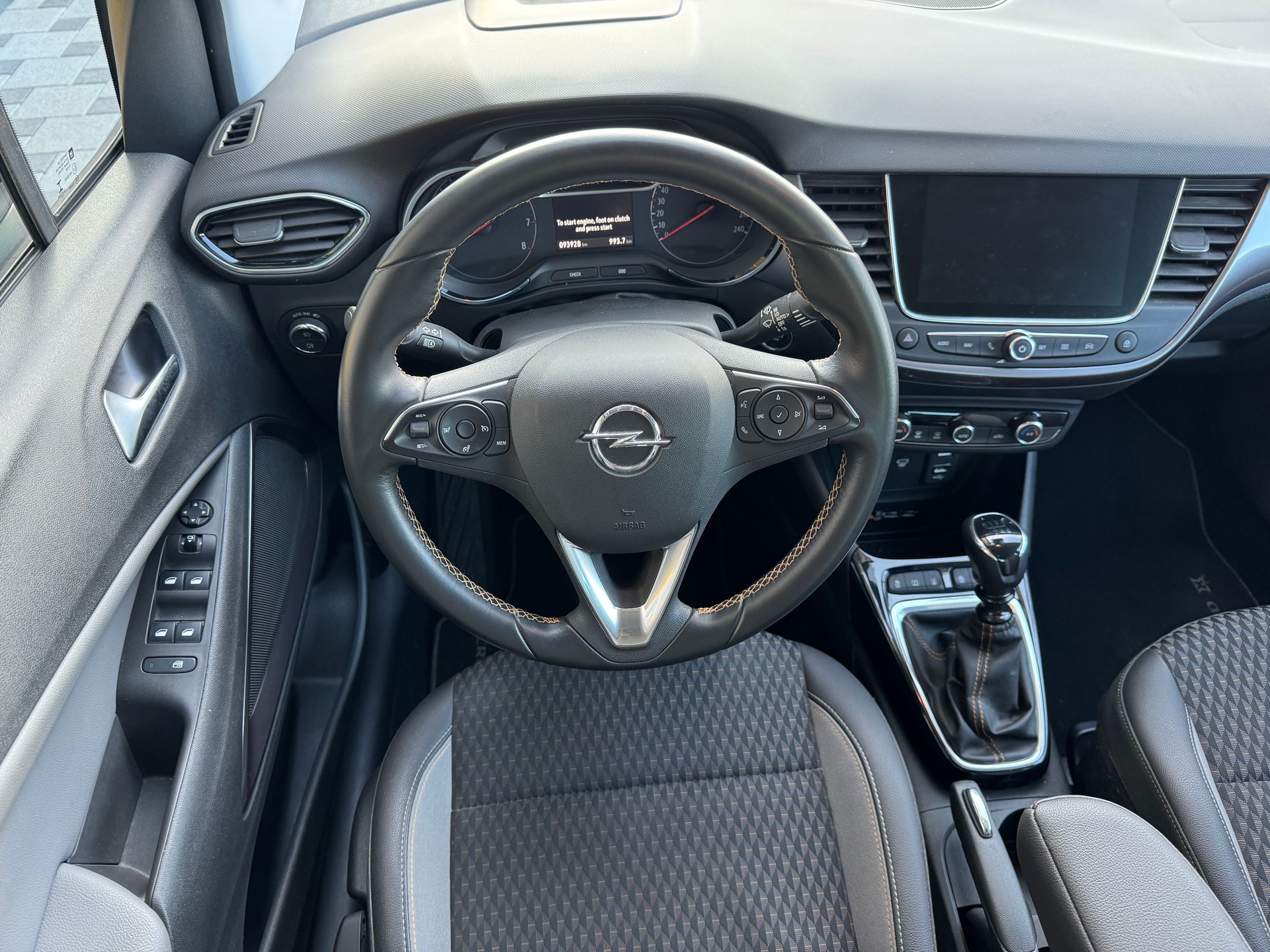 OPEL Crossland X 1.2i TP Ultimate-image-13