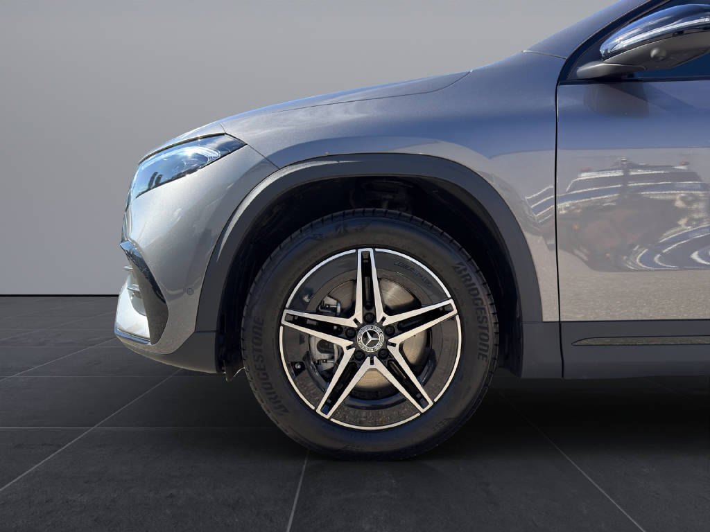 MERCEDES-BENZ EQA 250 AMG Line-image-15