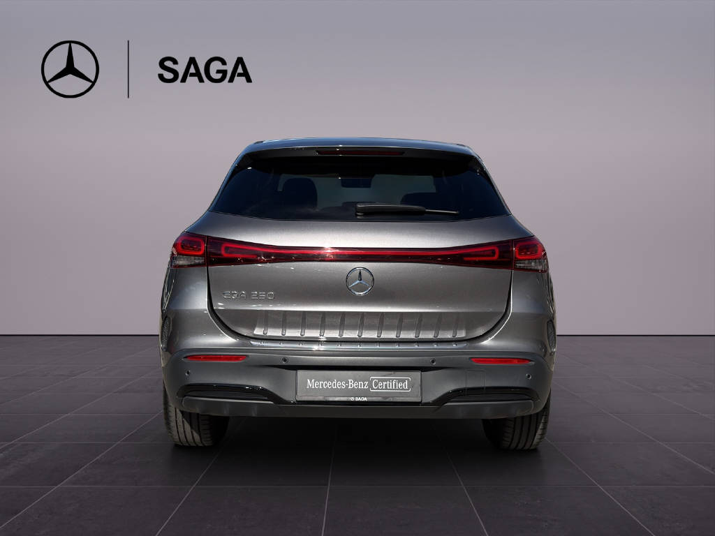 MERCEDES-BENZ EQA 250 AMG Line-image-4