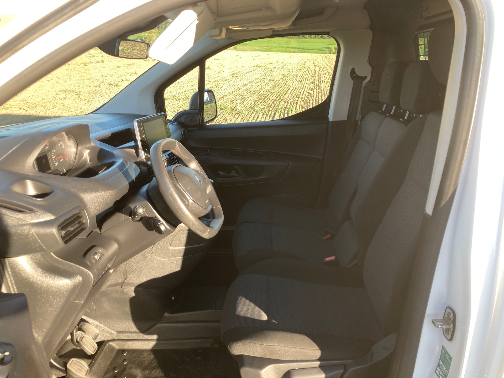 PEUGEOT Partner 1.5 Blue HDi s/s Premium Long 1000kg 4x4-image-9