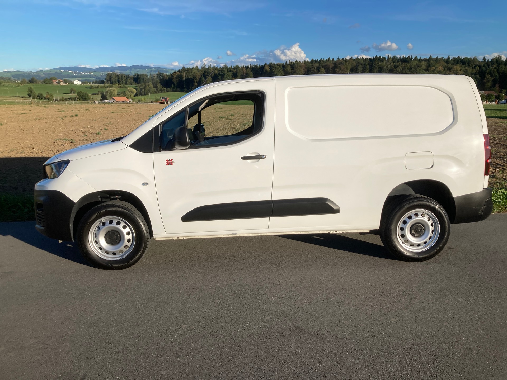 PEUGEOT Partner 1.5 Blue HDi s/s Premium Long 1000kg 4x4-image-4
