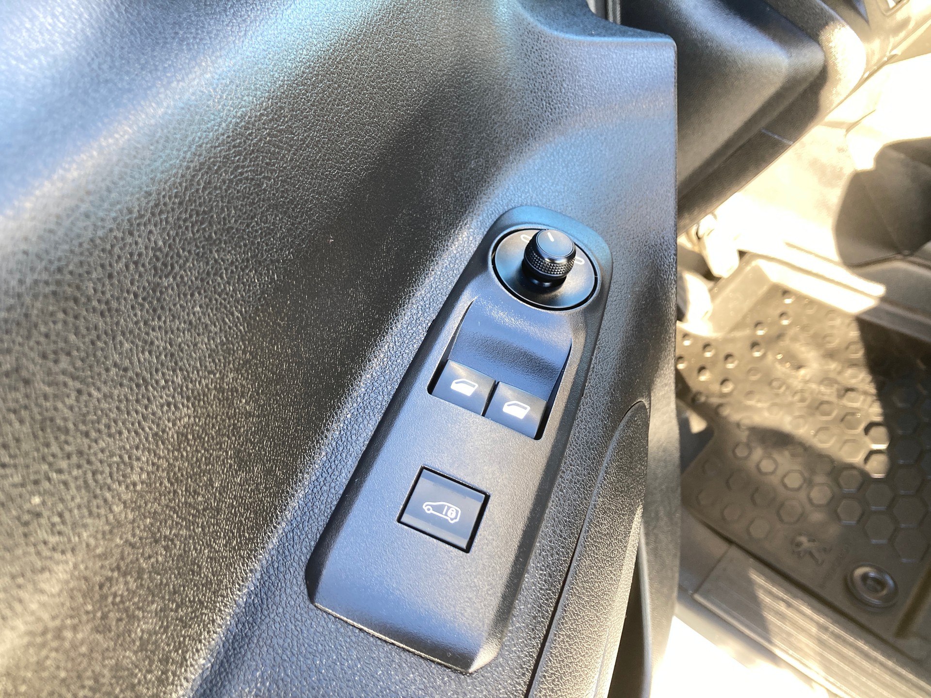 PEUGEOT Partner 1.5 Blue HDi s/s Premium Long 1000kg 4x4-image-10