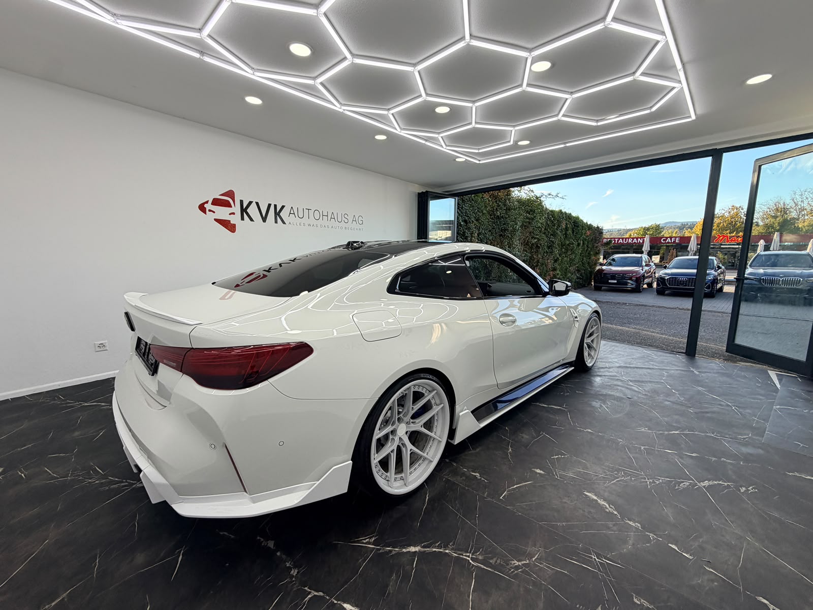 BMW M4 Coupé Competition | Widebody | Vollausstattung |-image-5