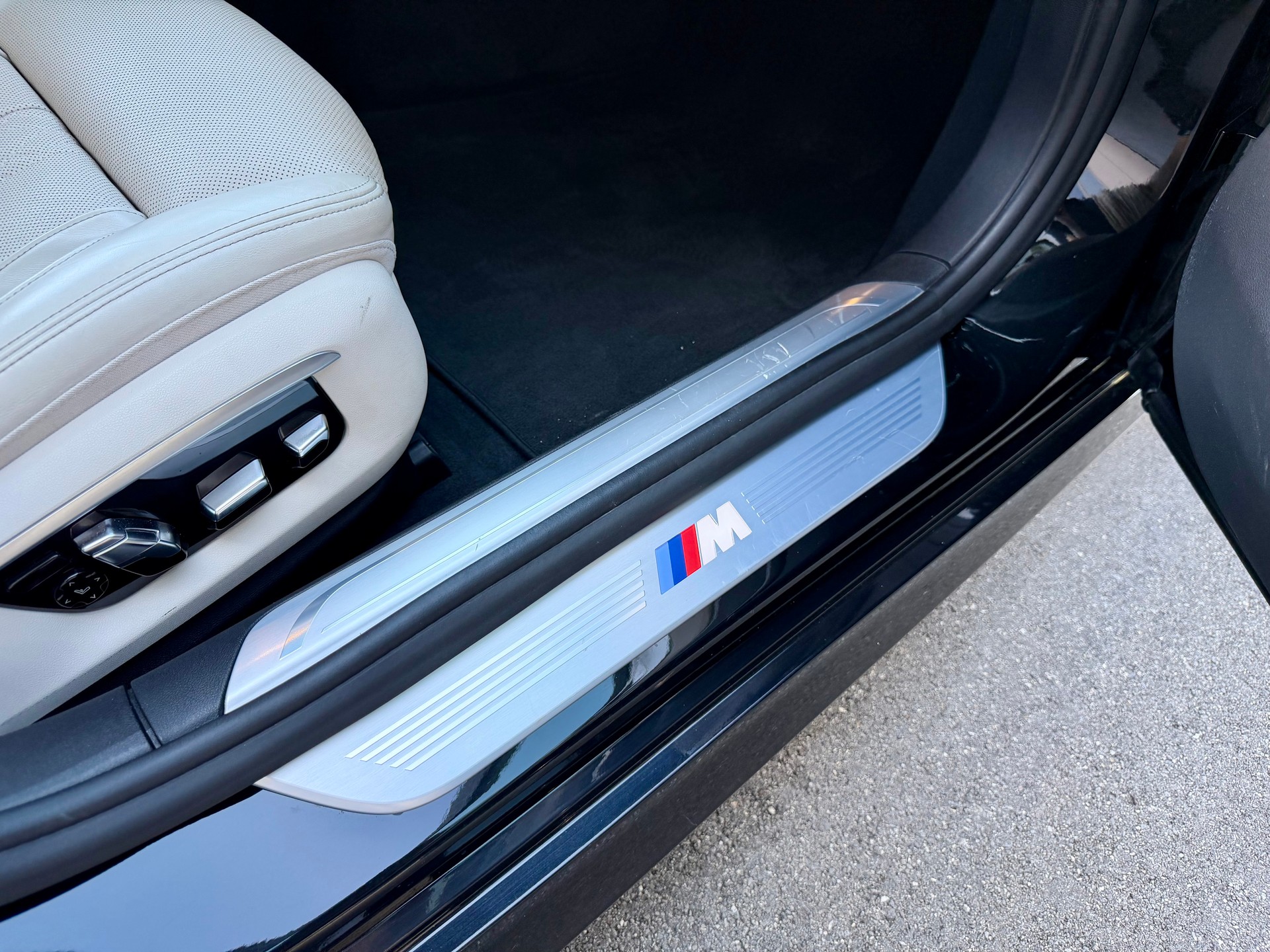 BMW 740d xDrive Steptronic-image-16