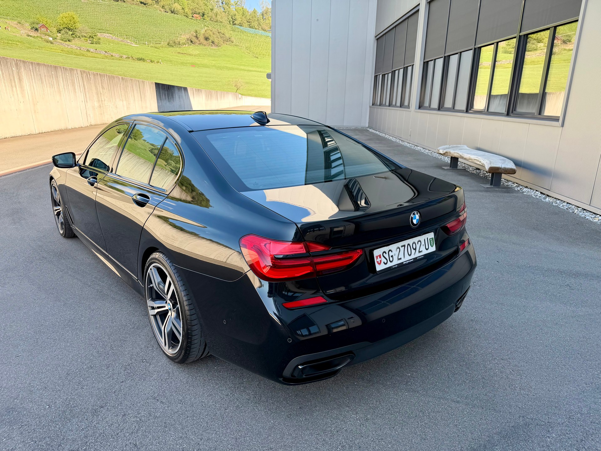 BMW 740d xDrive Steptronic-image-2