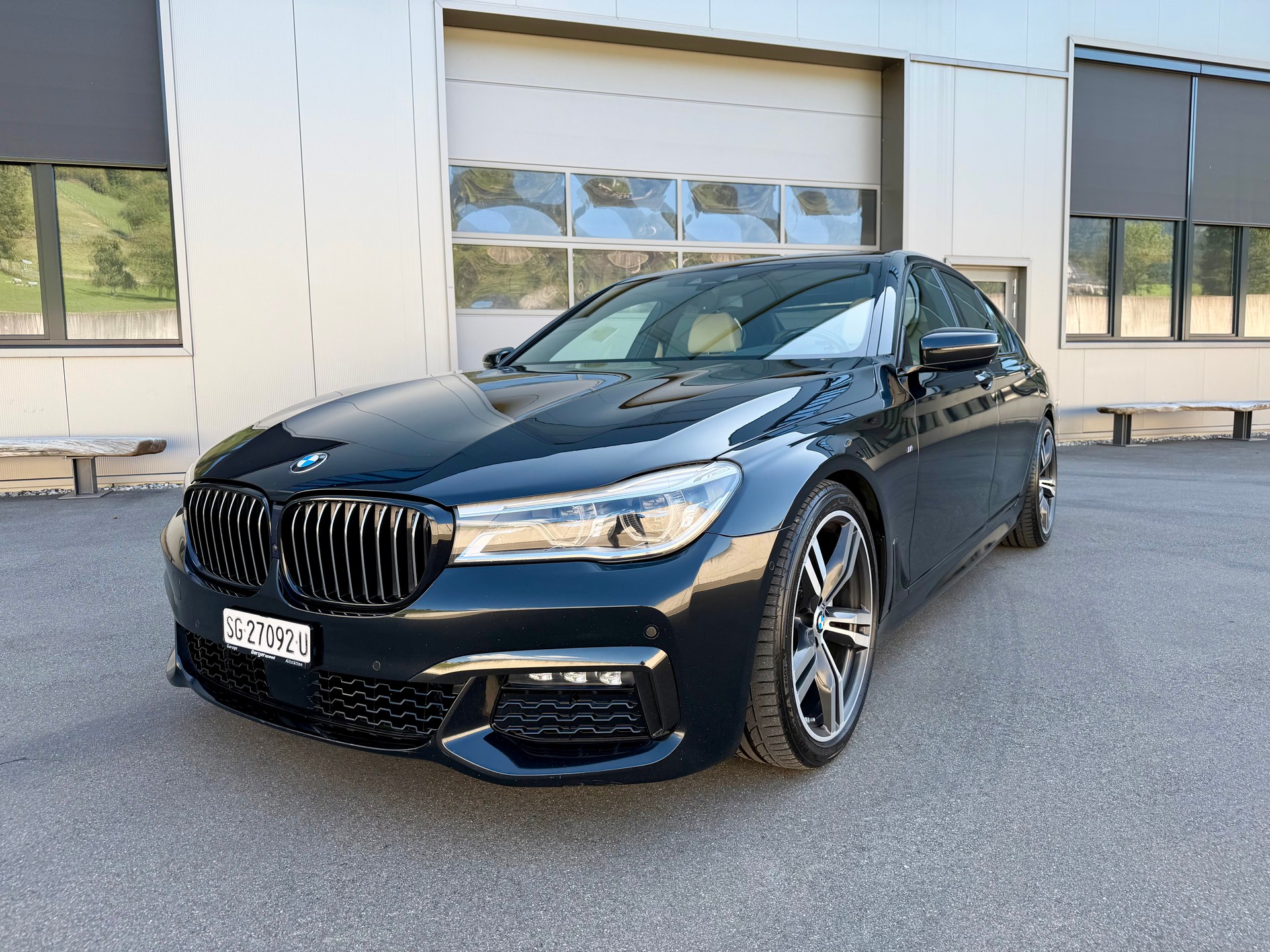 BMW 740d xDrive Steptronic-image-1