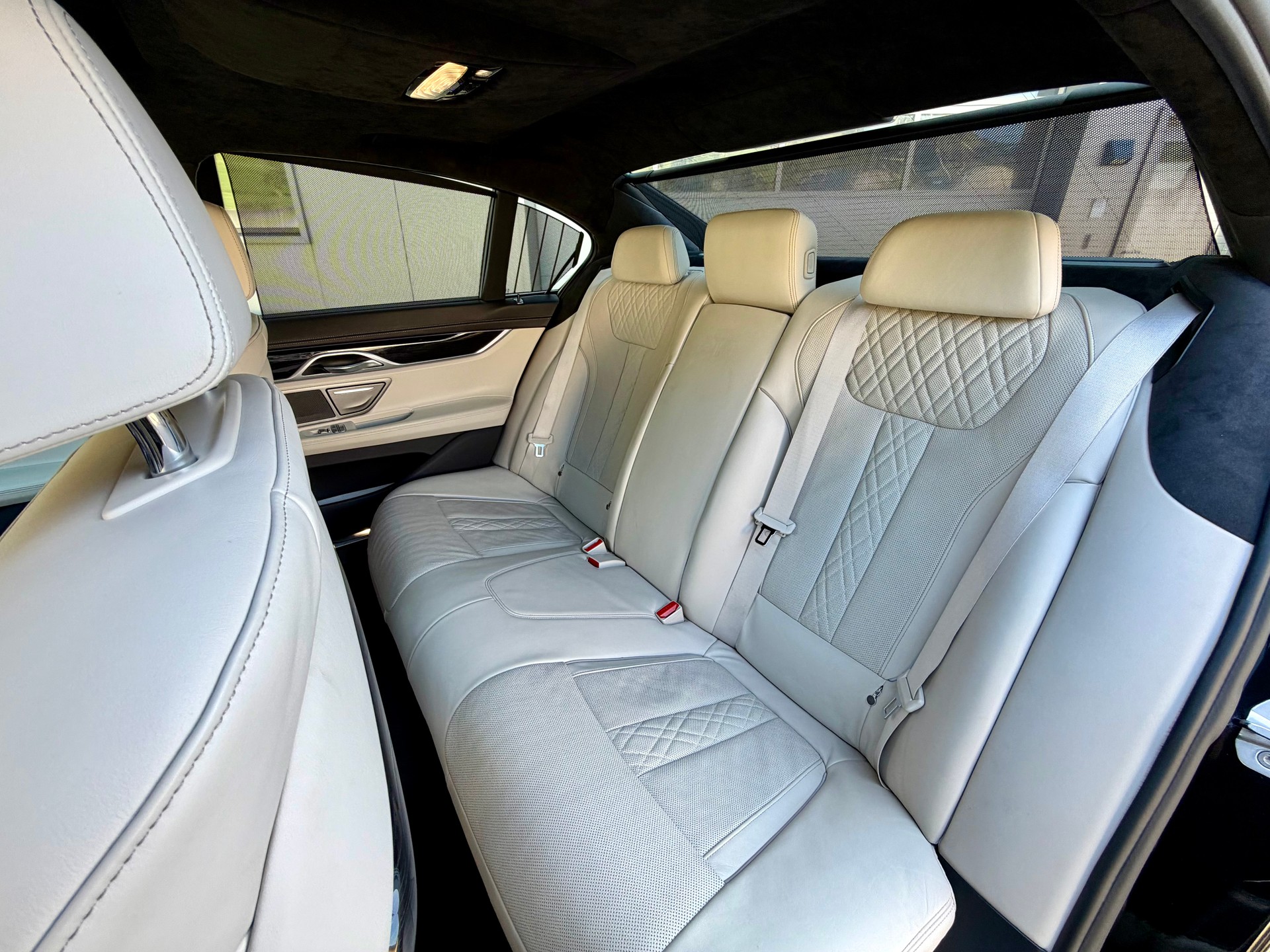 BMW 740d xDrive Steptronic-image-11