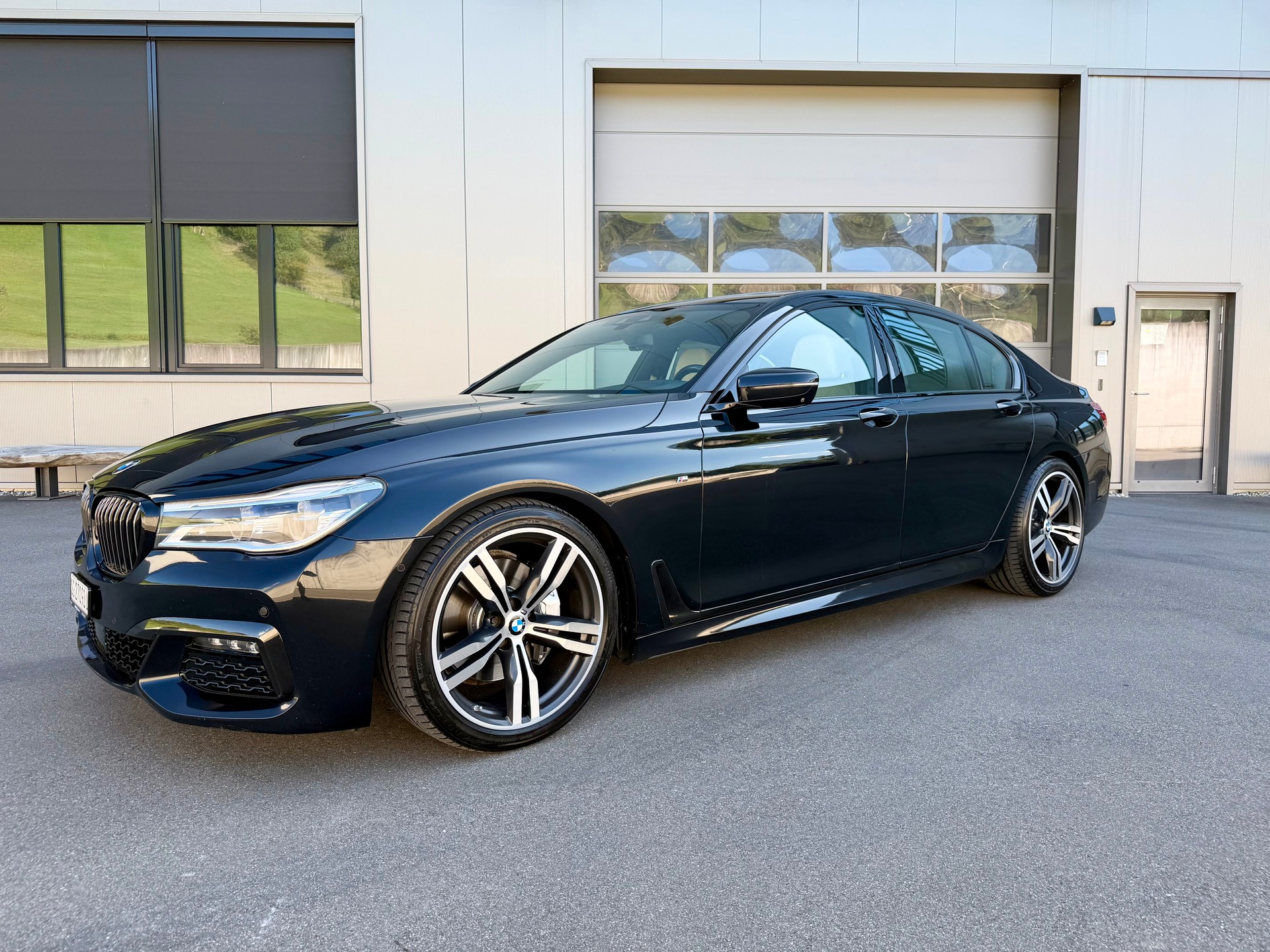 BMW 740d xDrive Steptronic-image-0