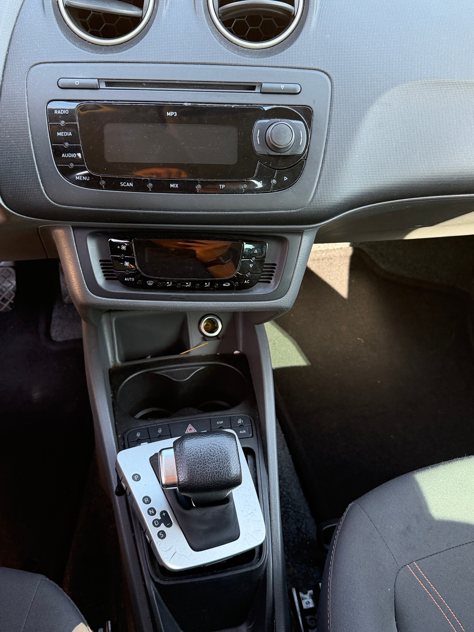 SEAT Ibiza 1.6 Style DSG-image-5
