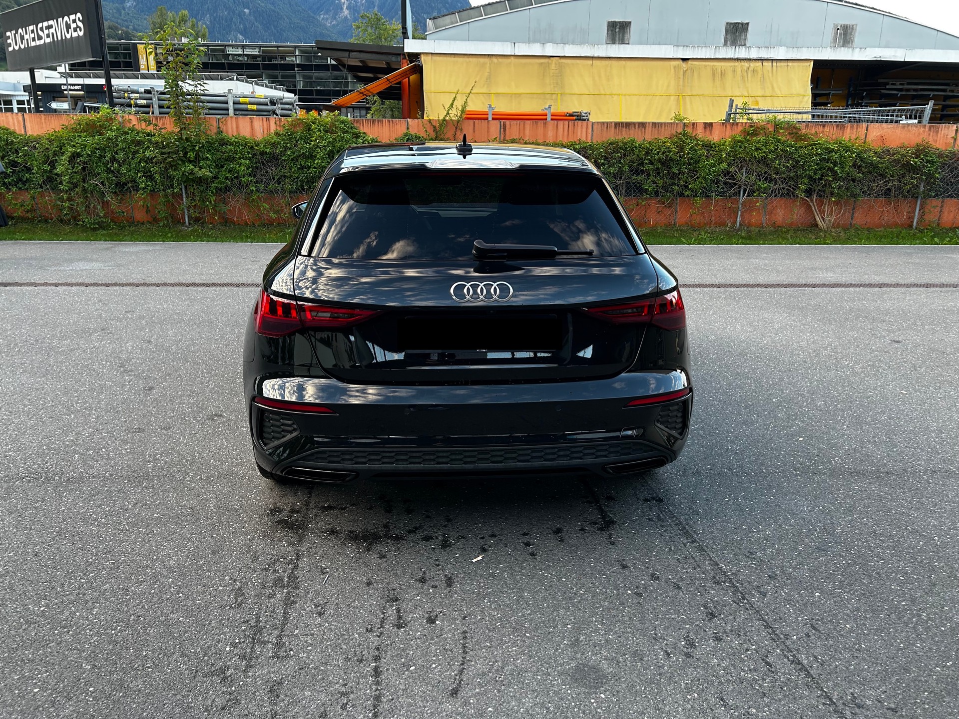 AUDI 1.5 35 TFSI S Line Attraction S-Tronic-image-2