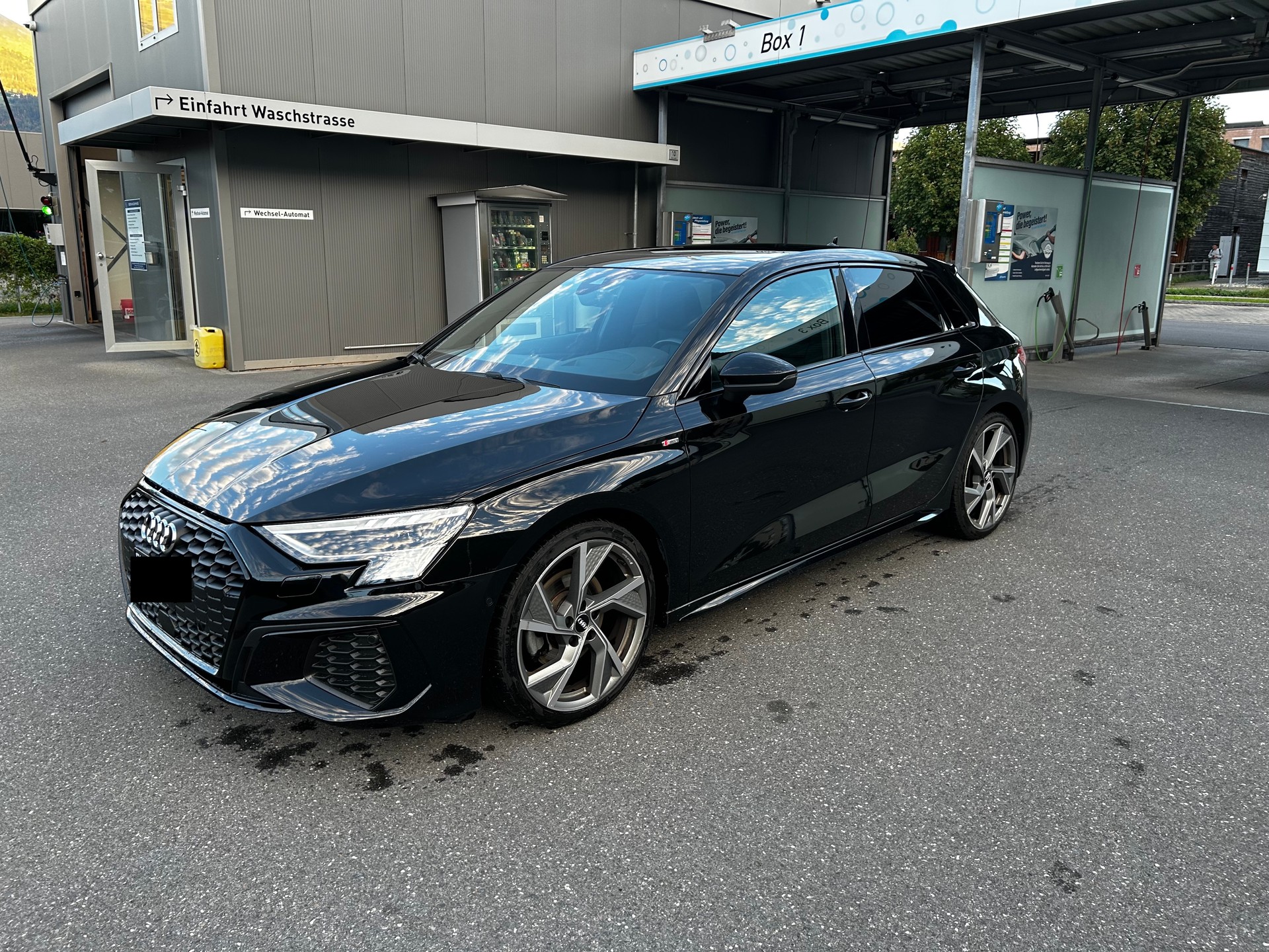 AUDI 1.5 35 TFSI S Line Attraction S-Tronic-image-3