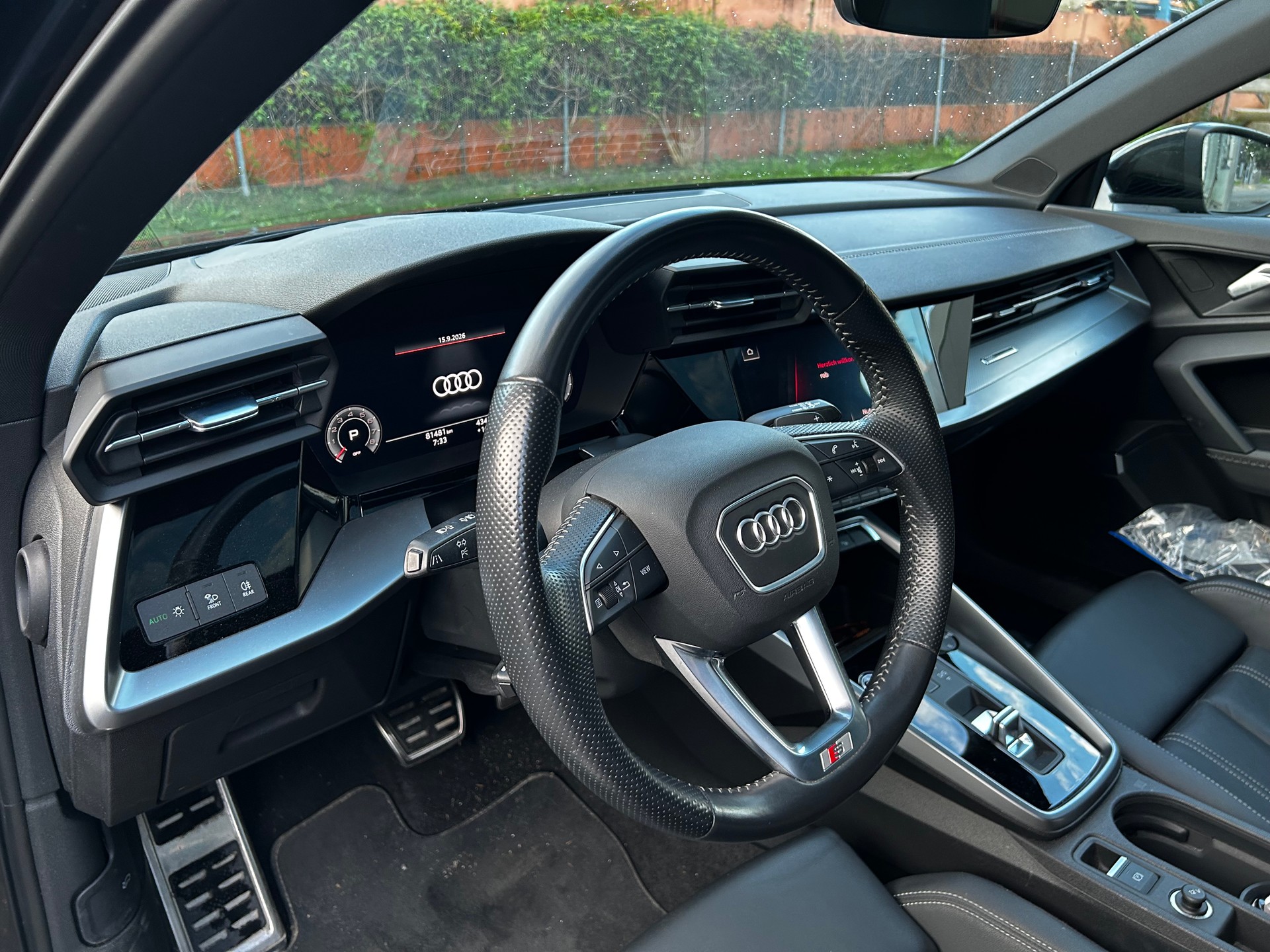 AUDI 1.5 35 TFSI S Line Attraction S-Tronic-image-4