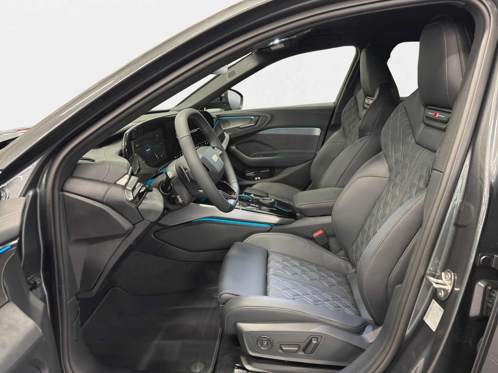 AUDI S5 Avant TFSI quattro S tronic-image-4