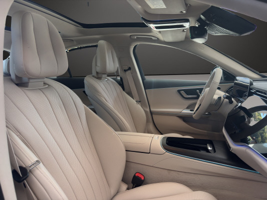 MERCEDES-BENZ E 220 d 4Matic-image-11