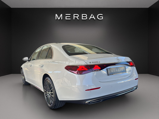 MERCEDES-BENZ E 220 d 4Matic-image-3