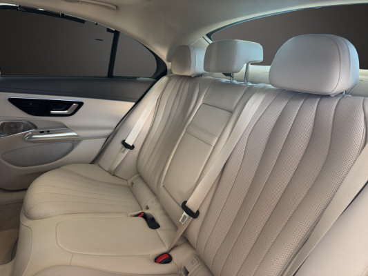 MERCEDES-BENZ E 220 d 4Matic-image-10