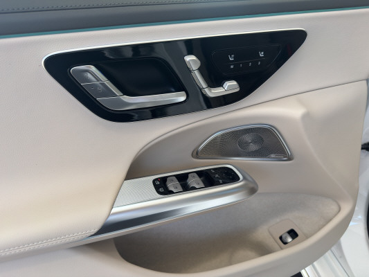 MERCEDES-BENZ E 220 d 4Matic-image-9