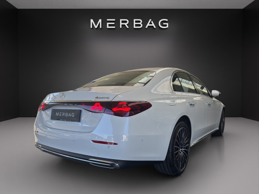 MERCEDES-BENZ E 220 d 4Matic-image-5