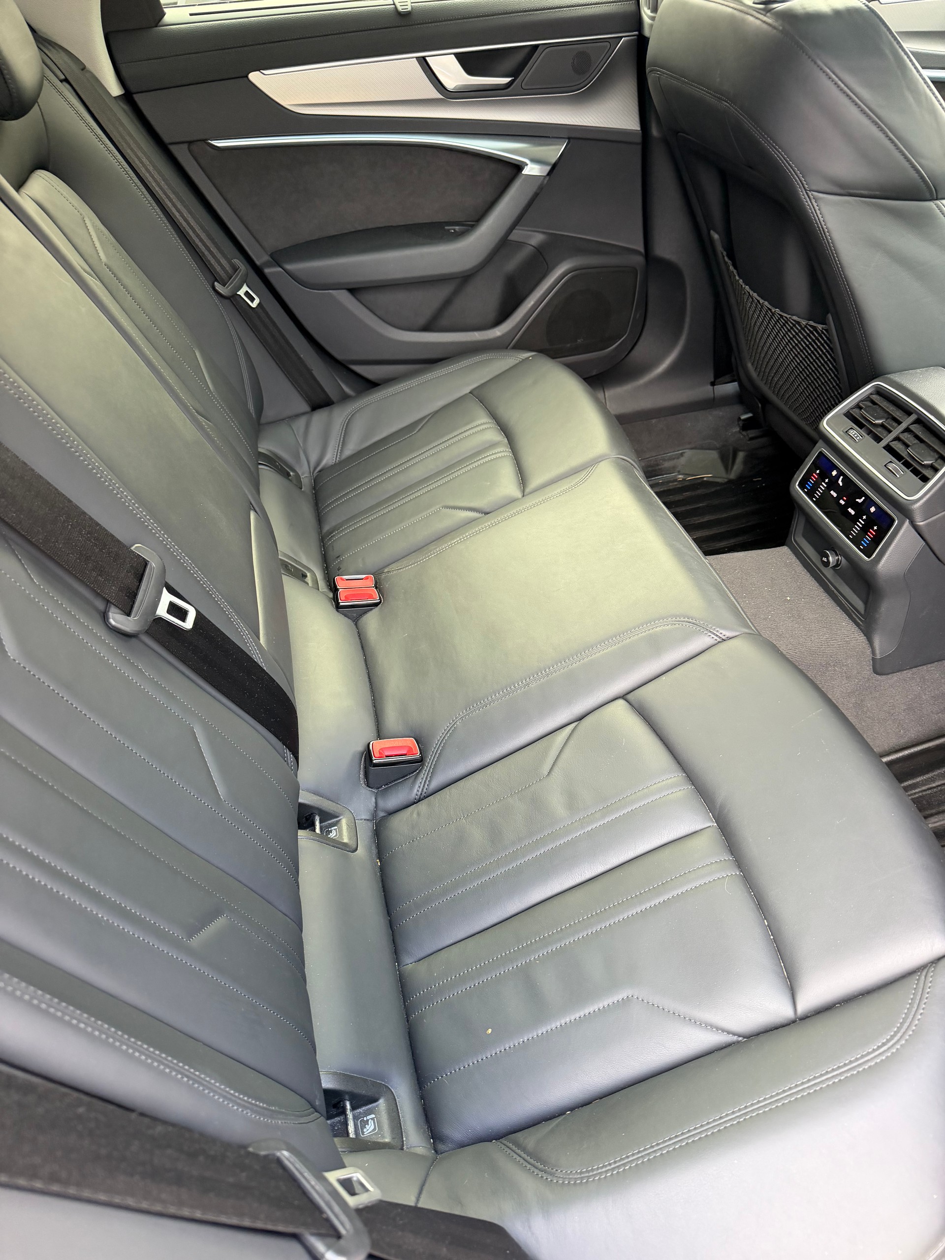AUDI 40 tdi Avant Quattro-image-9