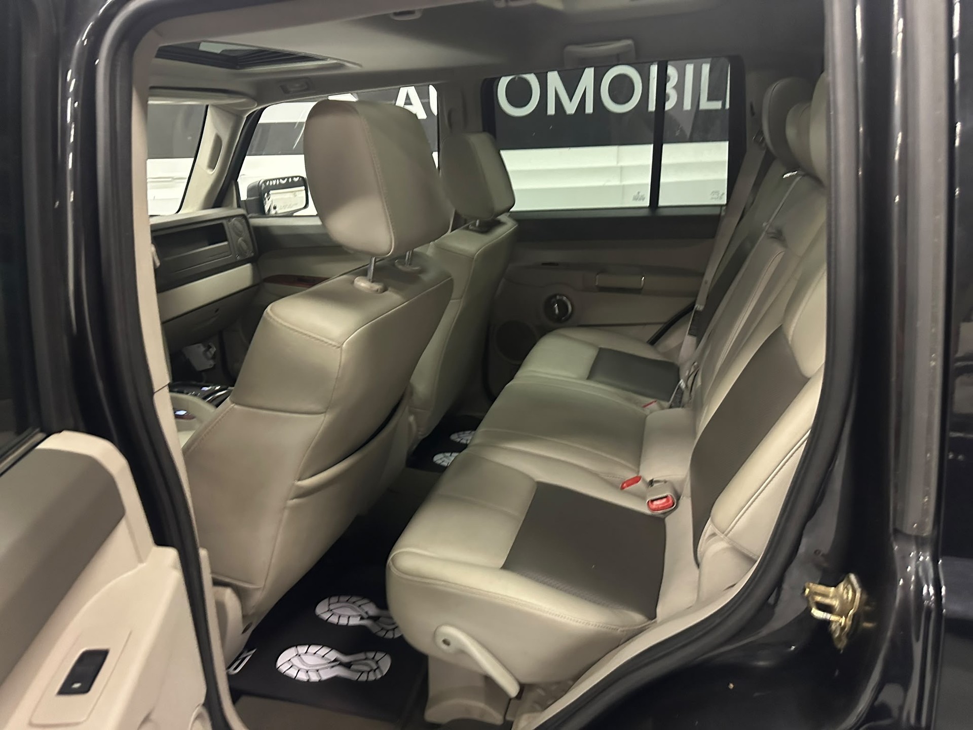 JEEP Commander 3.0 CRD Limited Automatic-image-14