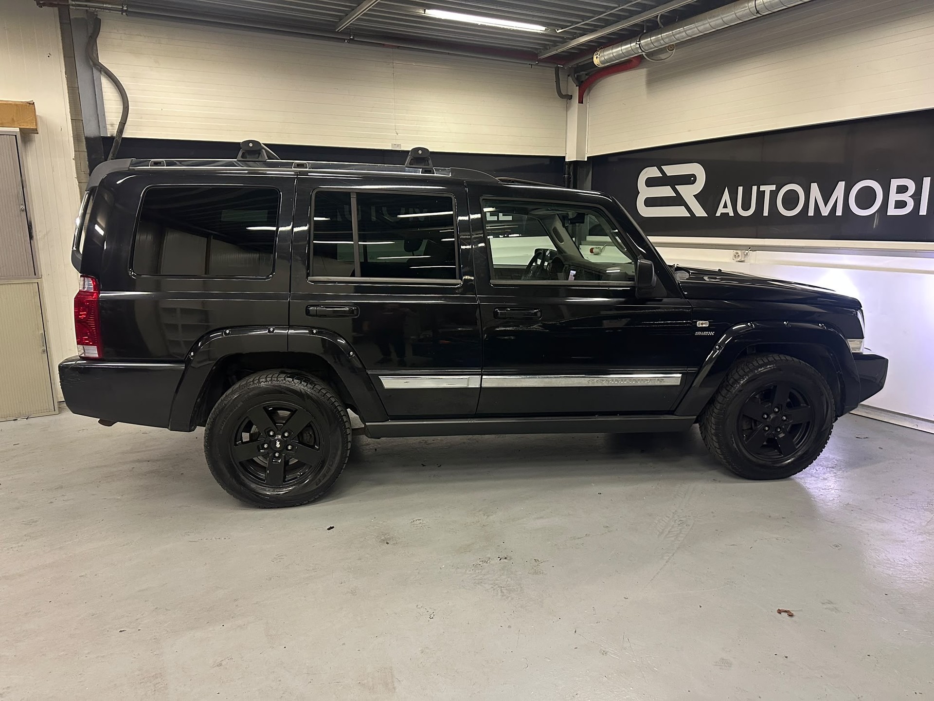 JEEP Commander 3.0 CRD Limited Automatic-image-7