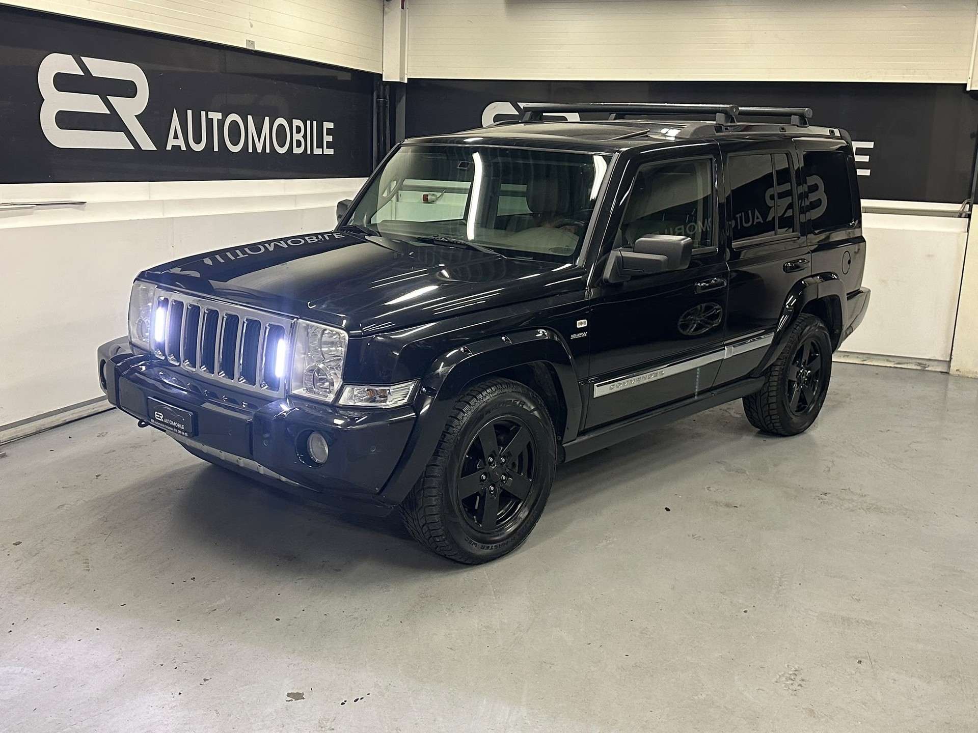 JEEP Commander 3.0 CRD Limited Automatic-image-0