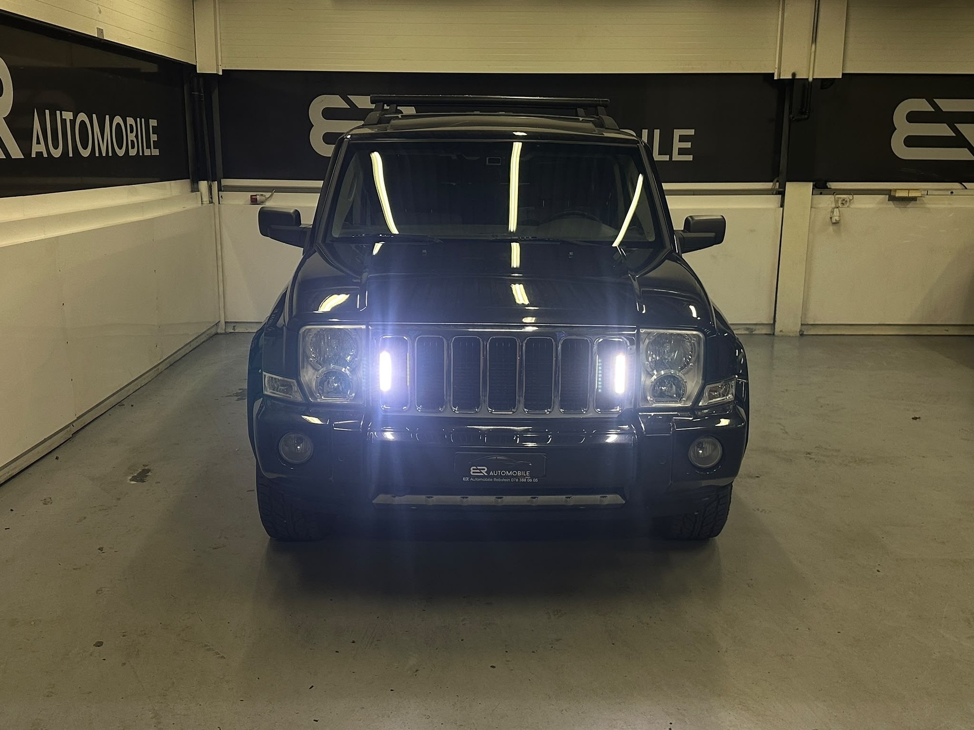 JEEP Commander 3.0 CRD Limited Automatic-image-4