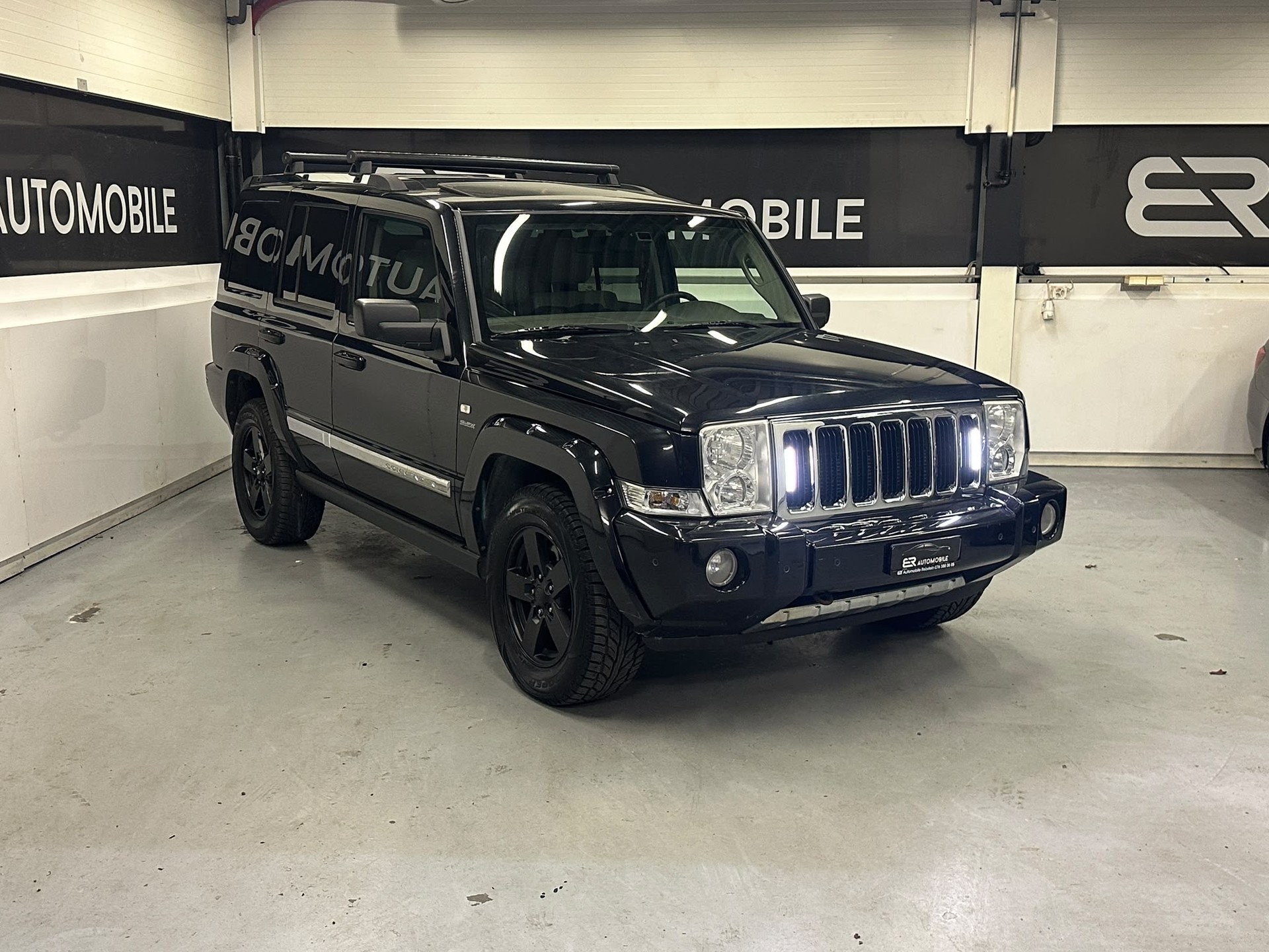 JEEP Commander 3.0 CRD Limited Automatic-image-1