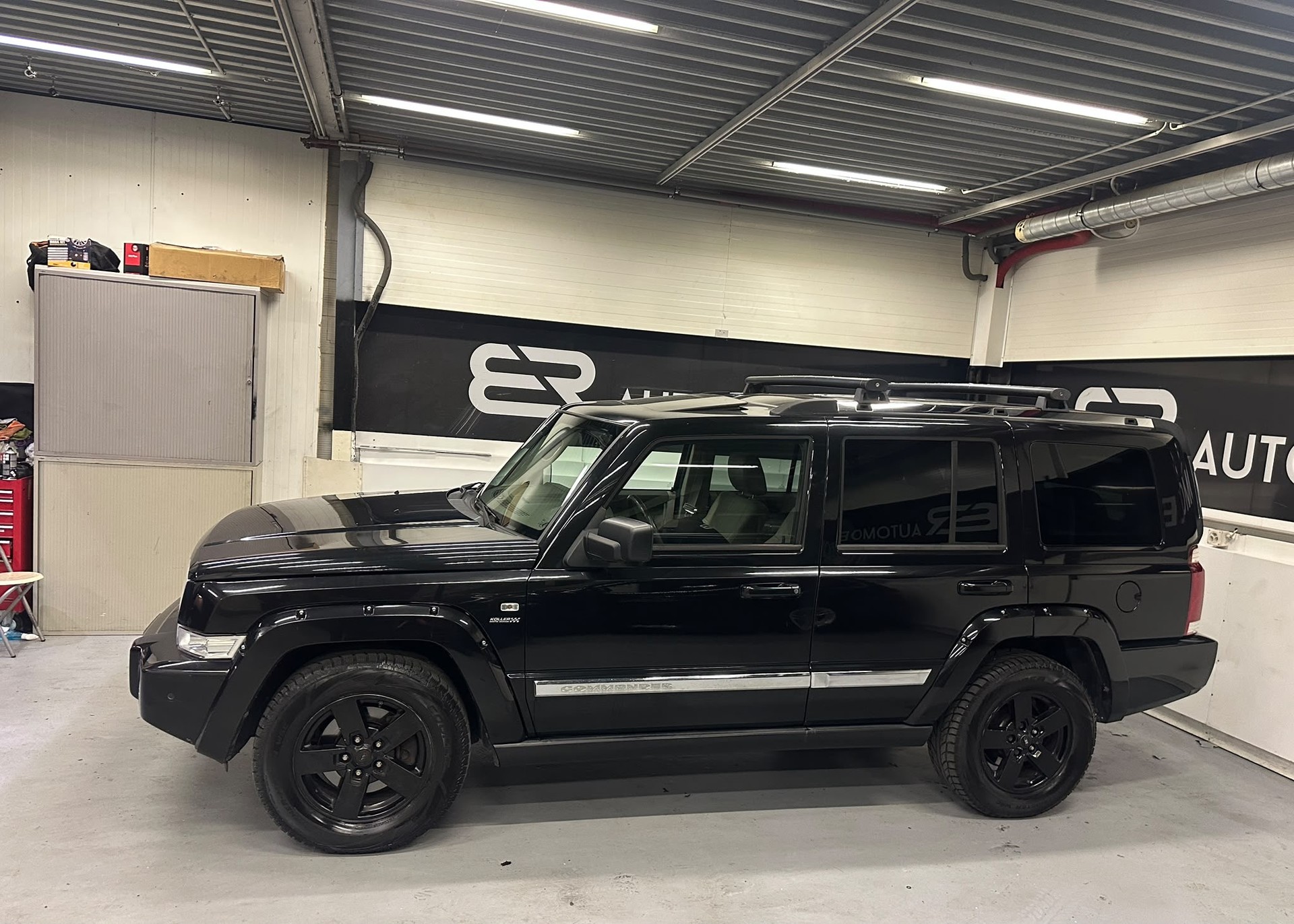 JEEP Commander 3.0 CRD Limited Automatic-image-8