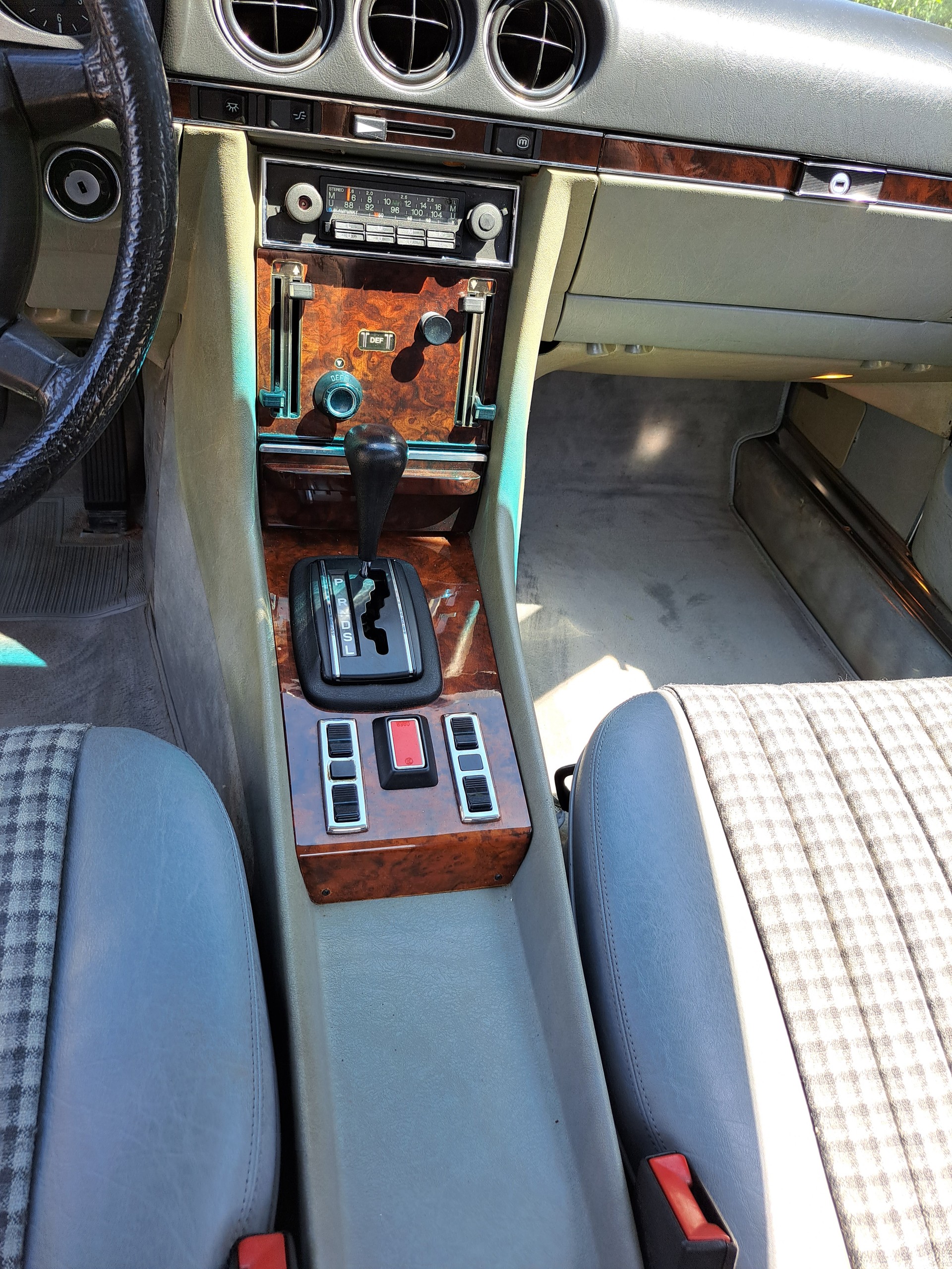 MERCEDES-BENZ SLC 280-image-14