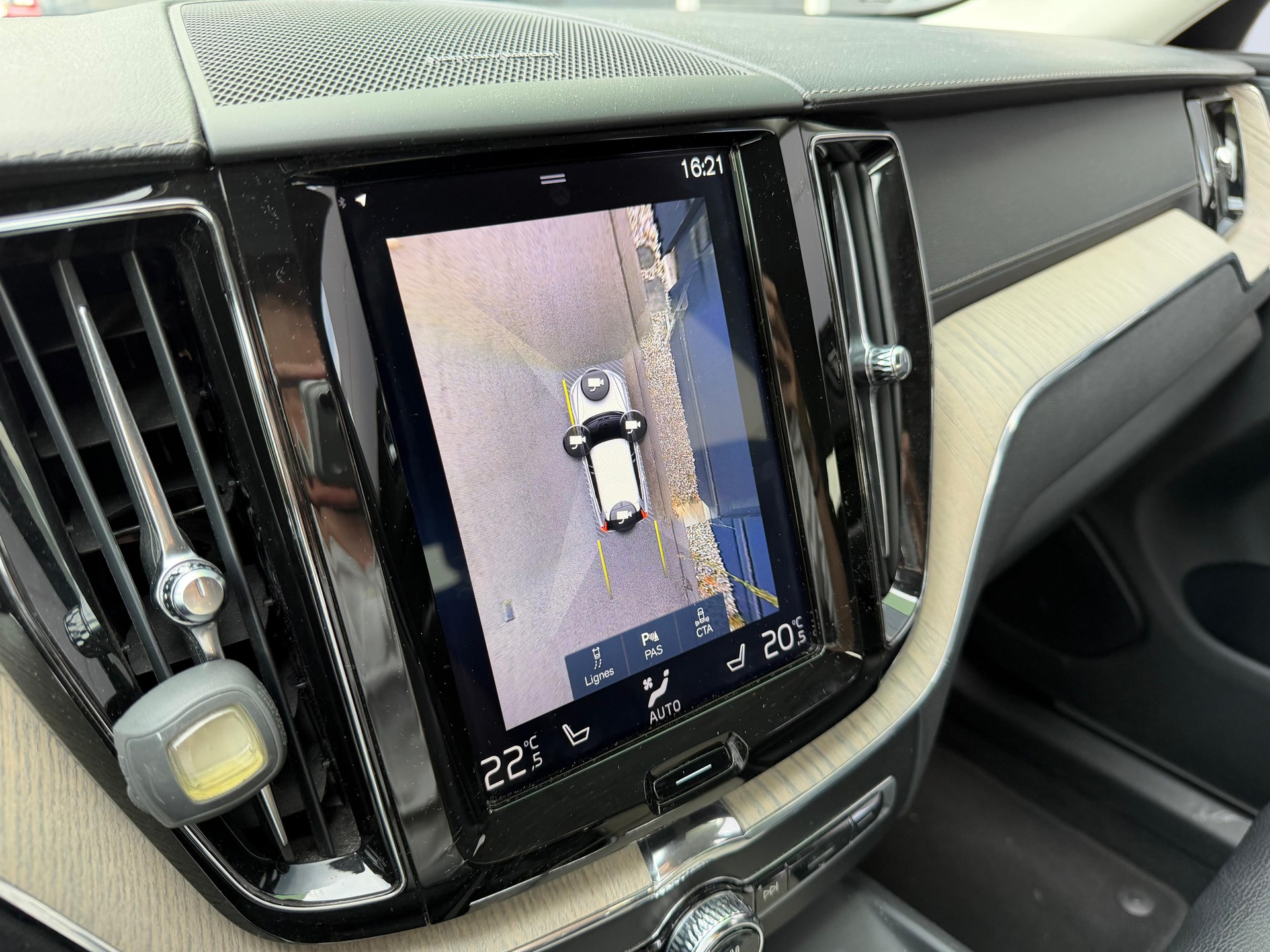VOLVO XC60 T5 AWD Inscription Geartronic-image-16