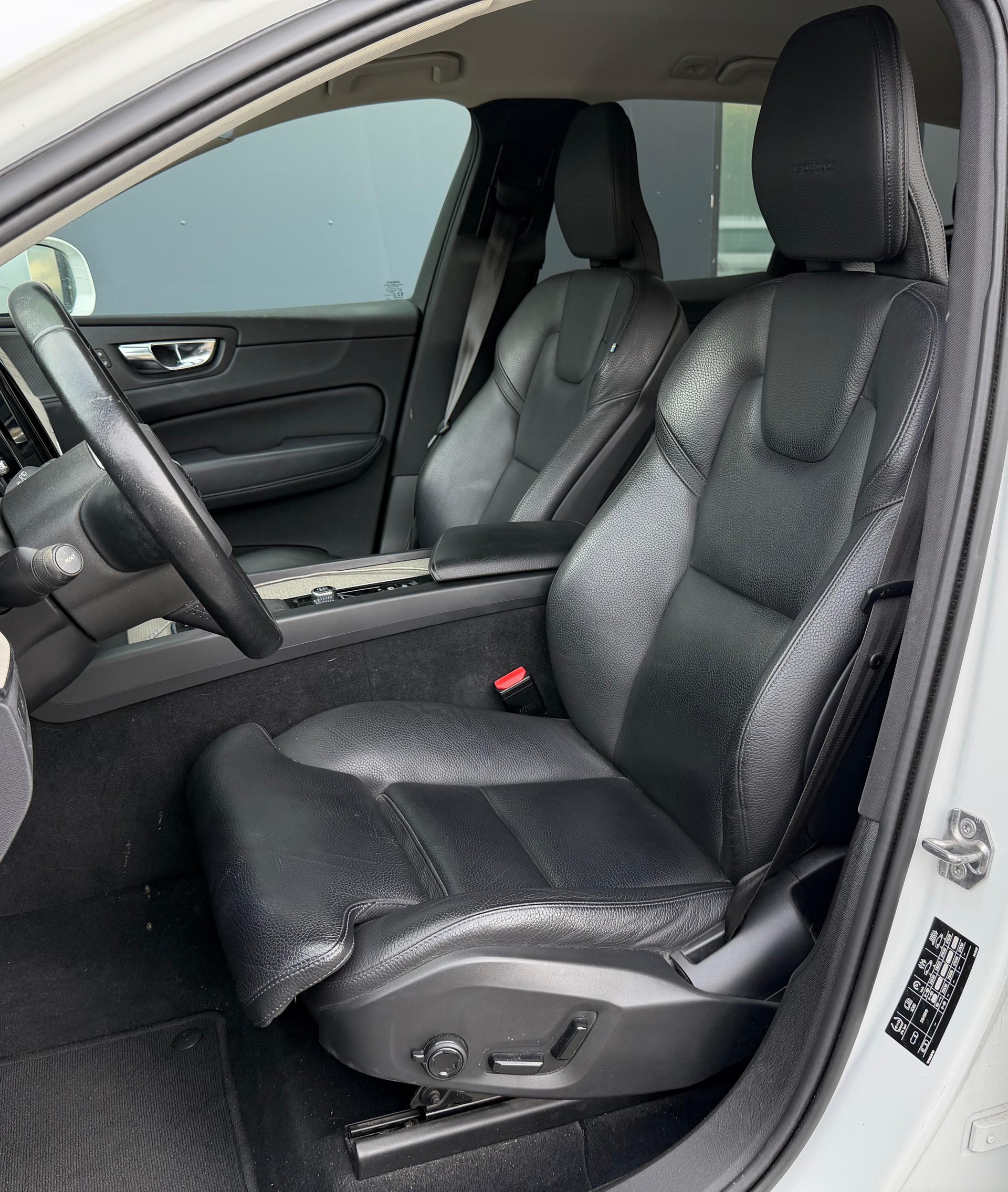VOLVO XC60 T5 AWD Inscription Geartronic-image-9