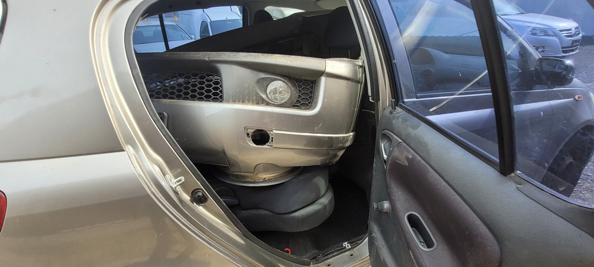 TOYOTA Yaris 1.3 Linea Luna-image-12