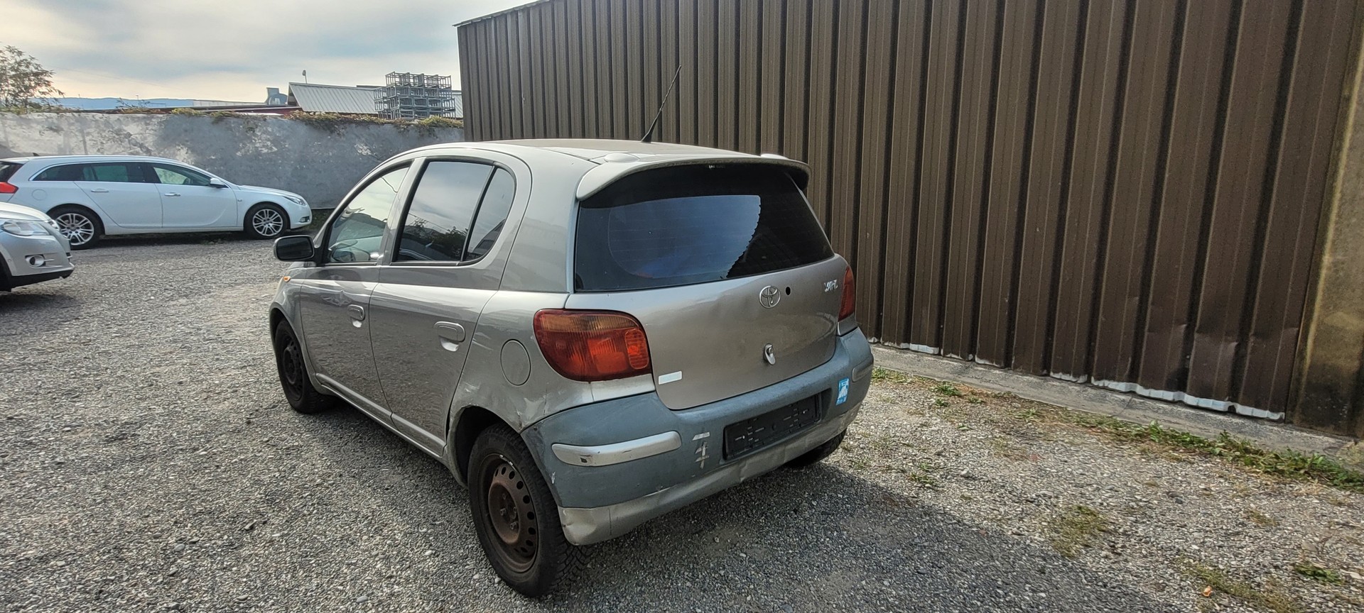 TOYOTA Yaris 1.3 Linea Luna-image-4