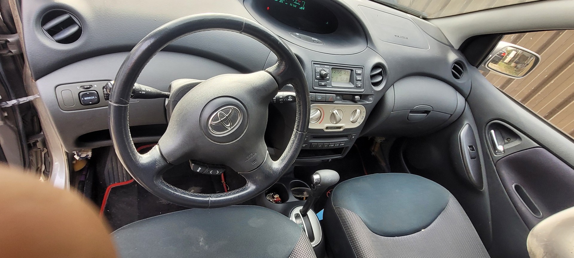 TOYOTA Yaris 1.3 Linea Luna-image-7