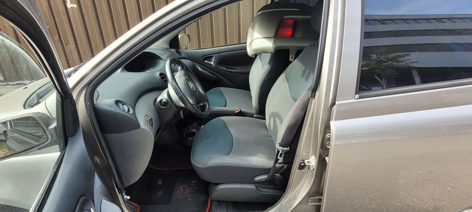 TOYOTA Yaris 1.3 Linea Luna-image-6