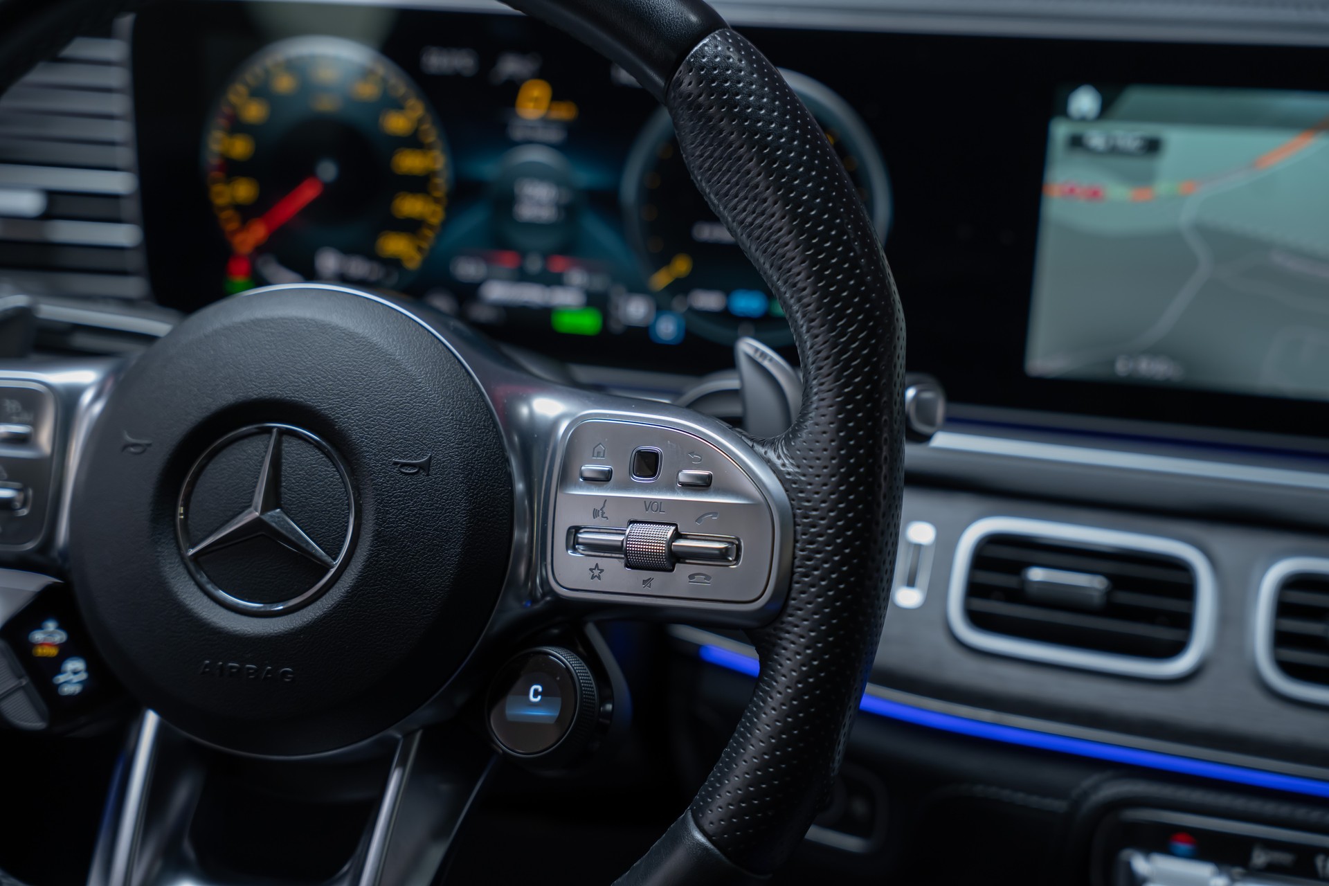 MERCEDES-BENZ GLE 53 AMG 4matic+ Coupé / Panorama / 360°Kamera / HeadUp-image-33