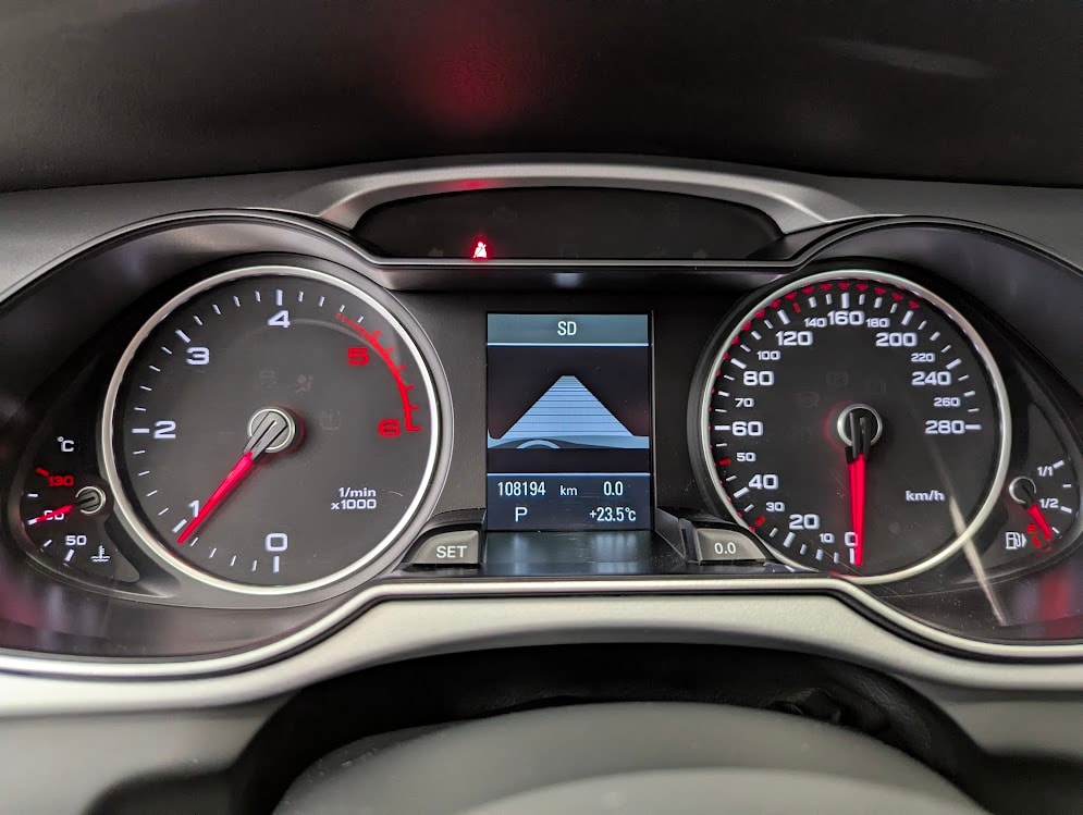 AUDI A4 Avant 2.0 TDI 190PS M-Tronic*2.HAND FRISCH MFK+SERVICE 12MT GAR NAVI FULL-ASSISTS AHK 1'700KG UVM-image-10