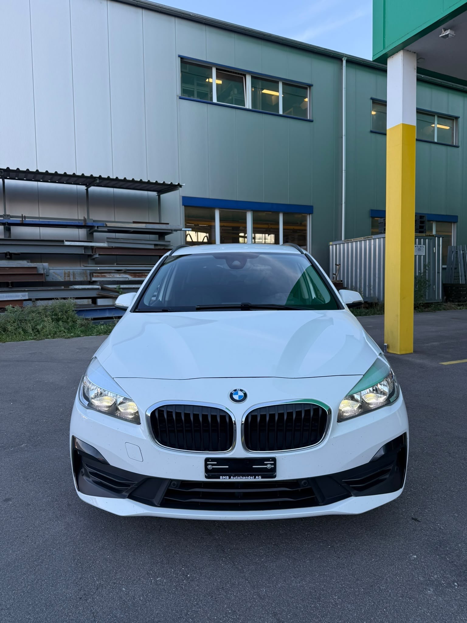BMW 216d Gran Tourer-image-1