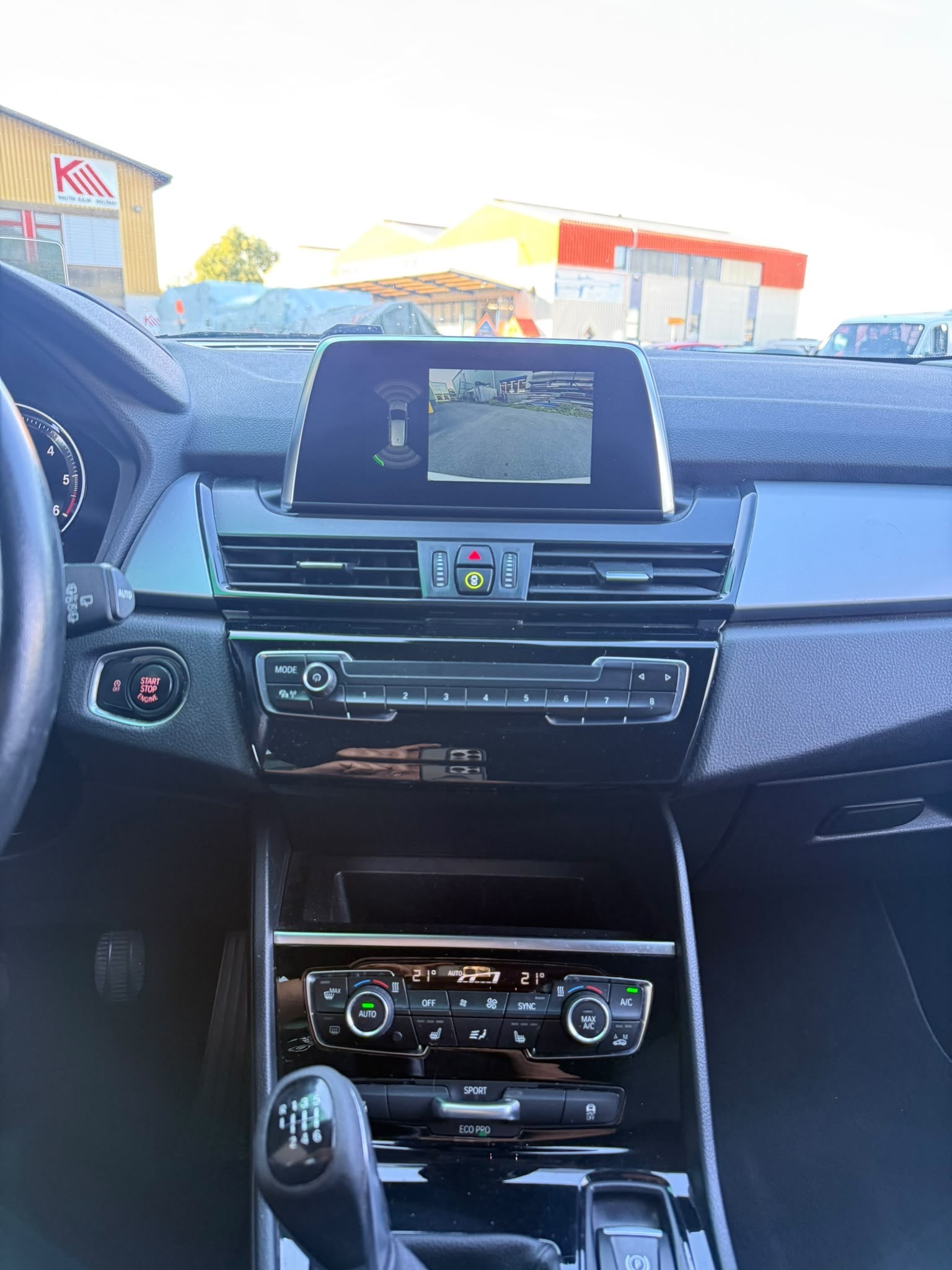 BMW 216d Gran Tourer-image-11