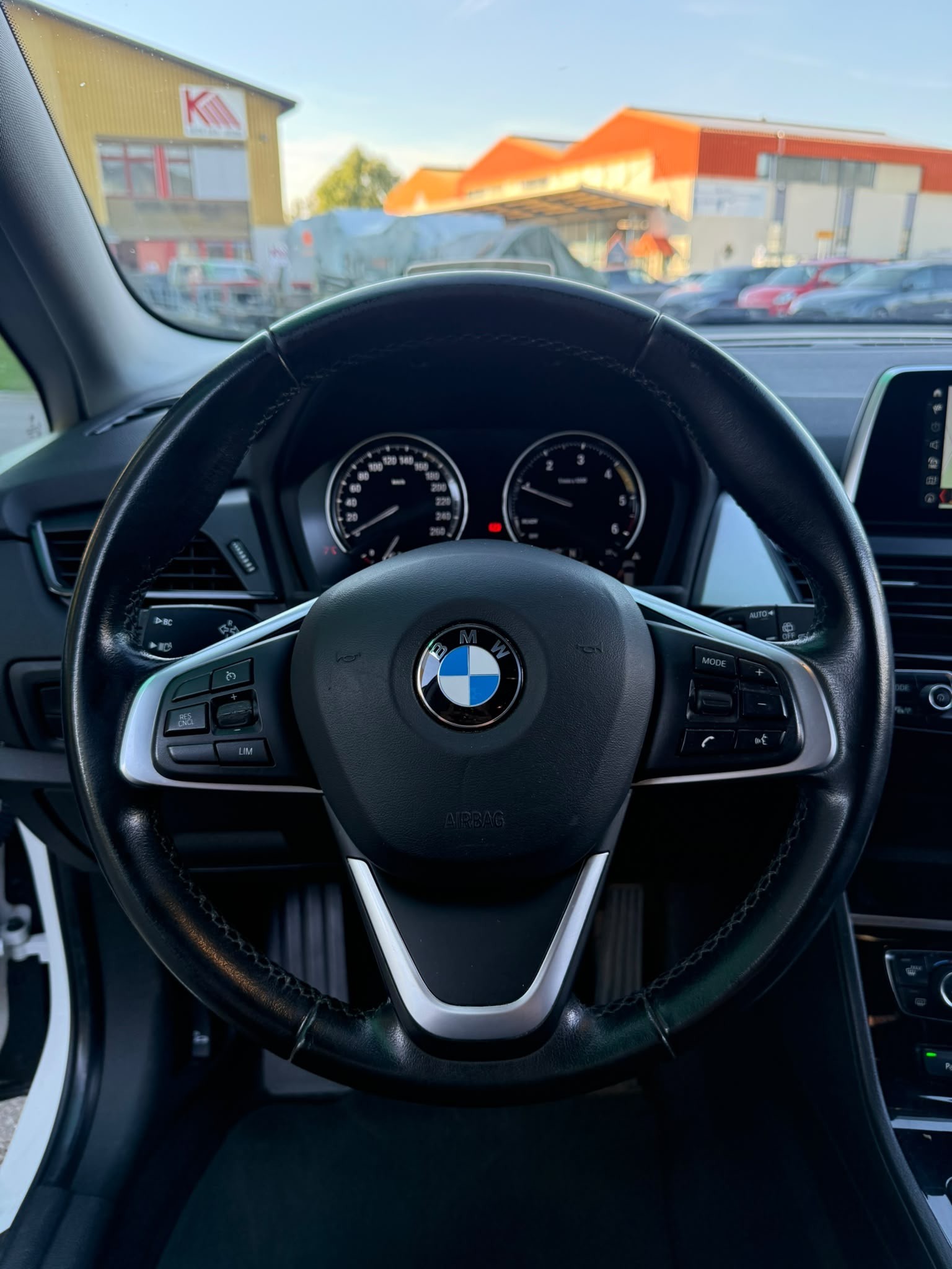 BMW 216d Gran Tourer-image-10